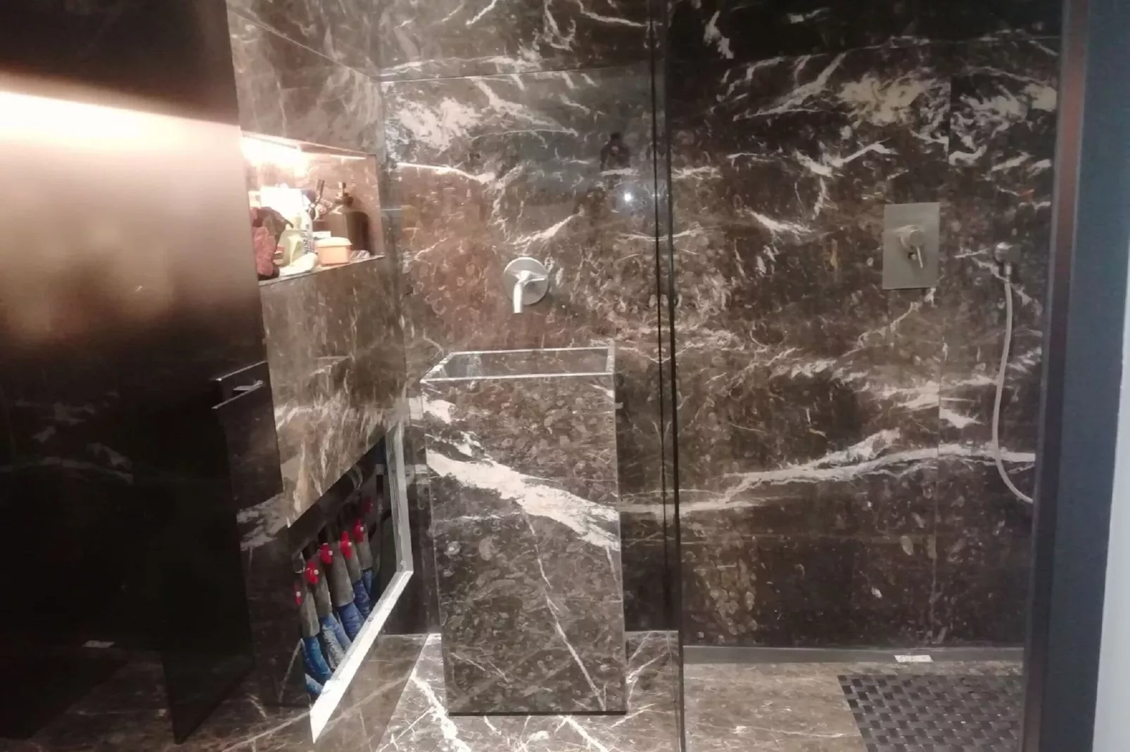 Luxury Villa at Vrahniou-Bathroom