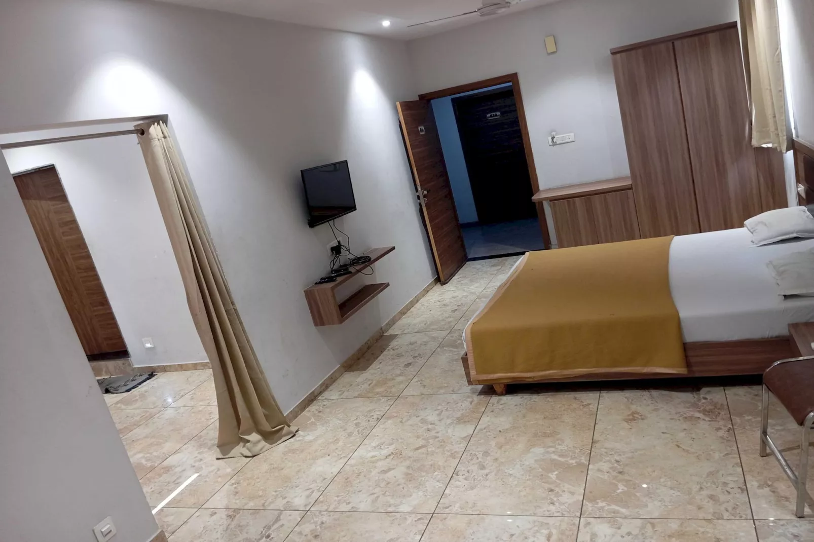 Collection O Kalol Junction Formerly Hotel Prime Land - Schlafzimmer