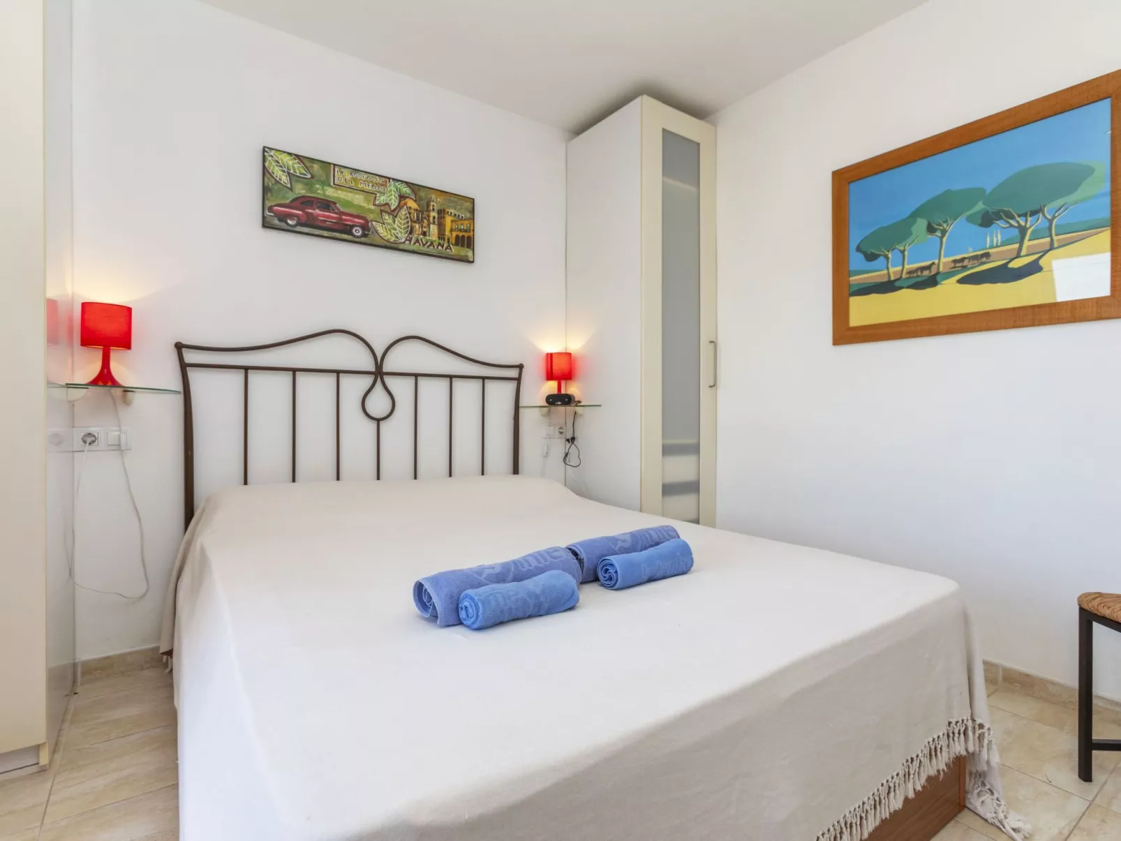 Miramar Hills-Drinnen