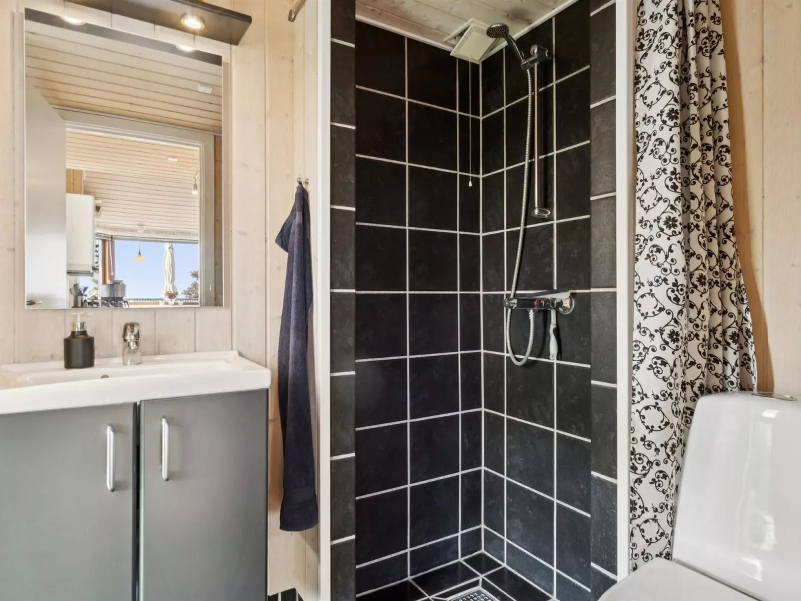 "Viggo" - 200m from the sea-Inside