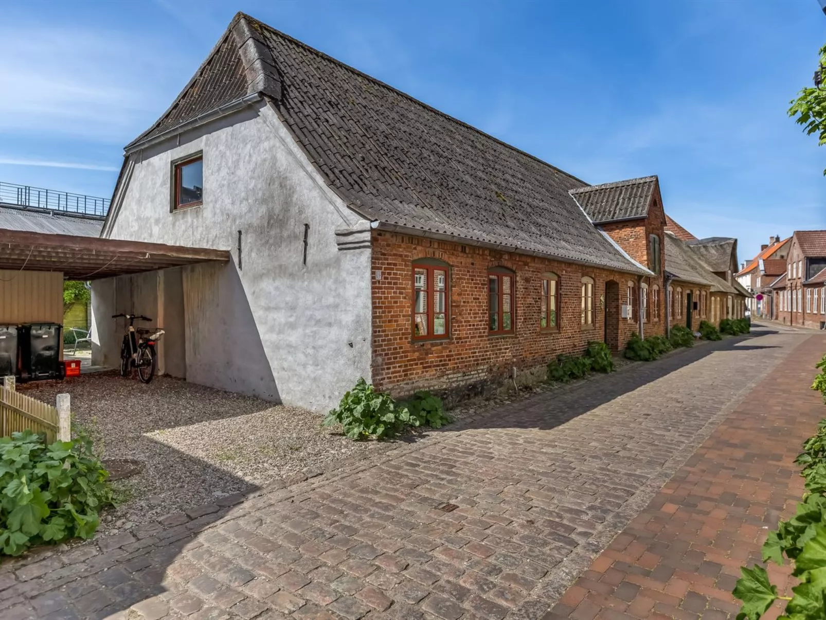 "Spase" - 23km from the sea - Draußen