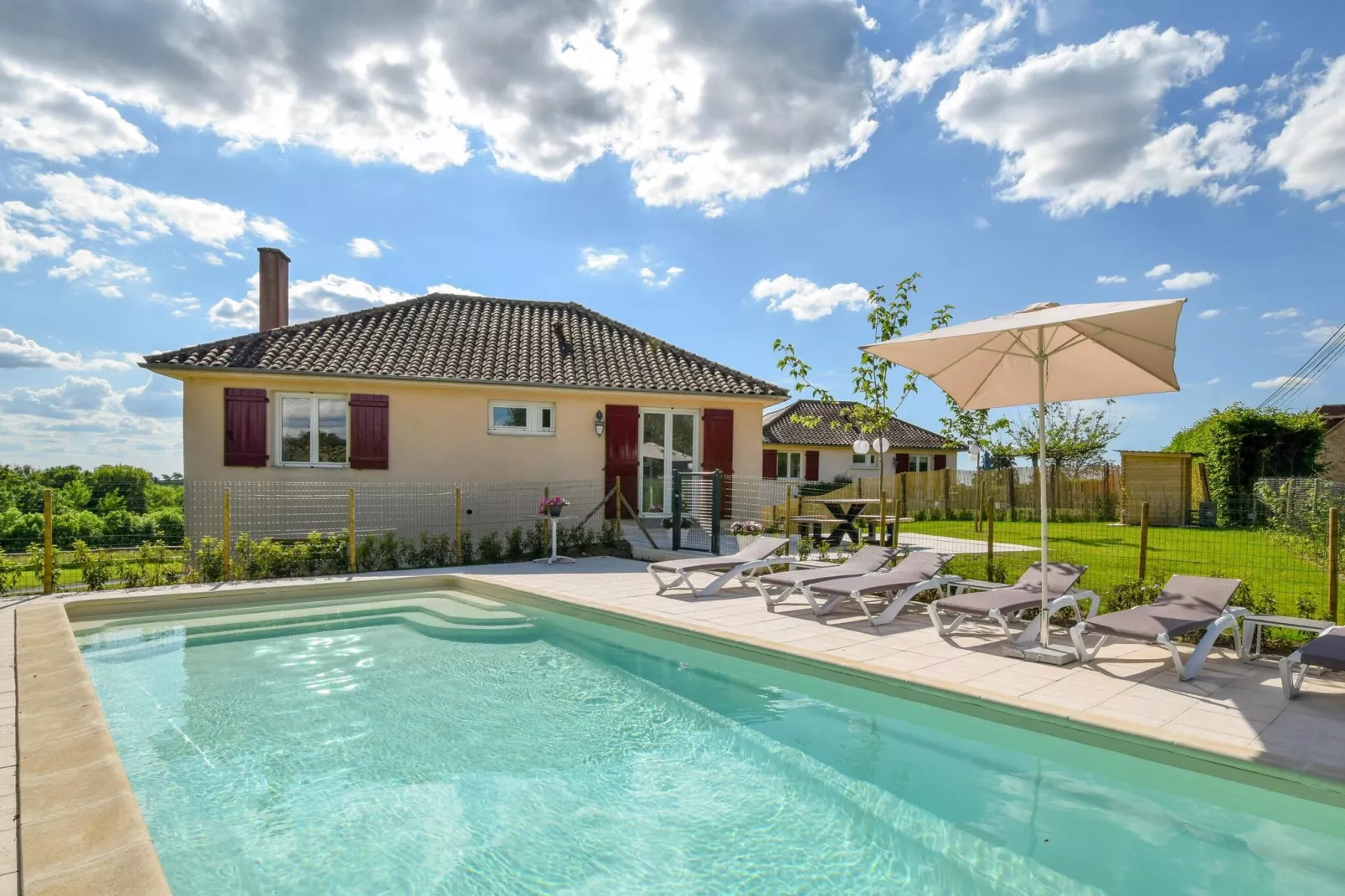 Pavillon le Papillon - Schwimmbad