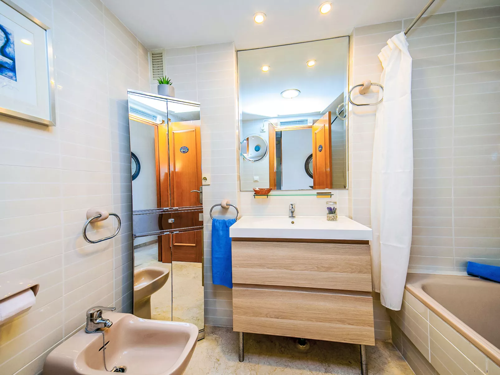 Casita Blanca - Inside