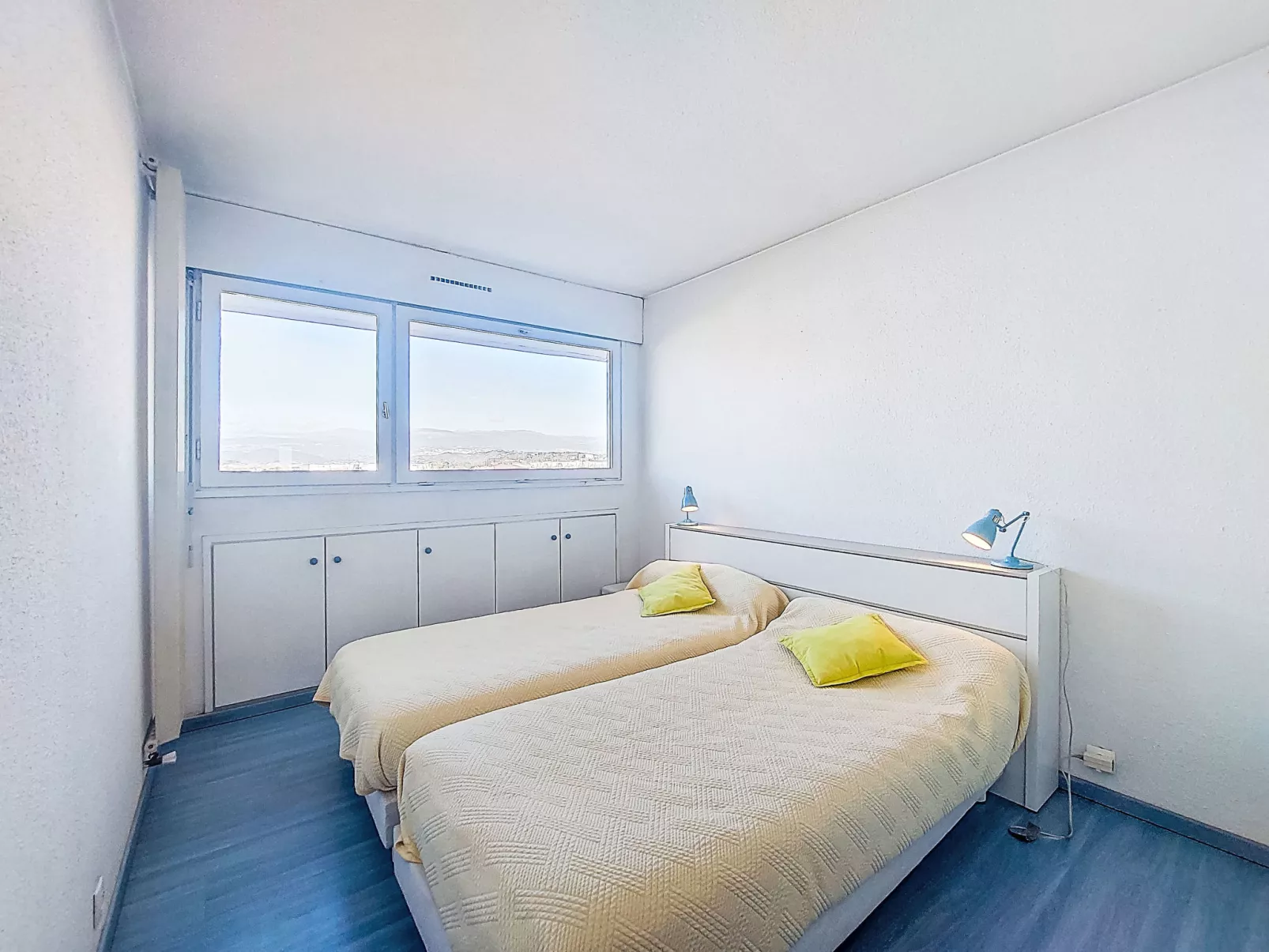 Cannes Midi - Drinnen