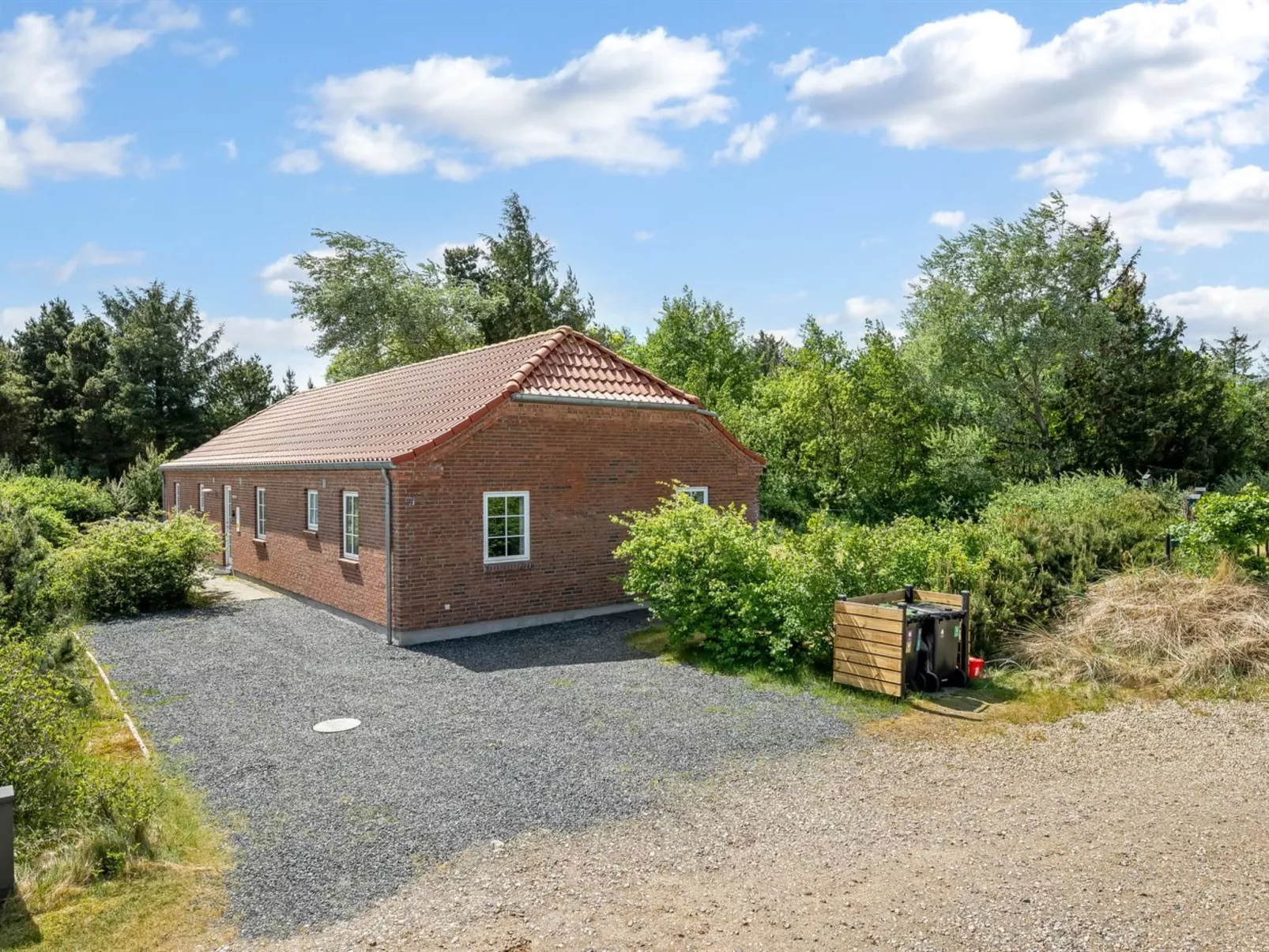 "Sod" - 3.2km from the sea - Outside