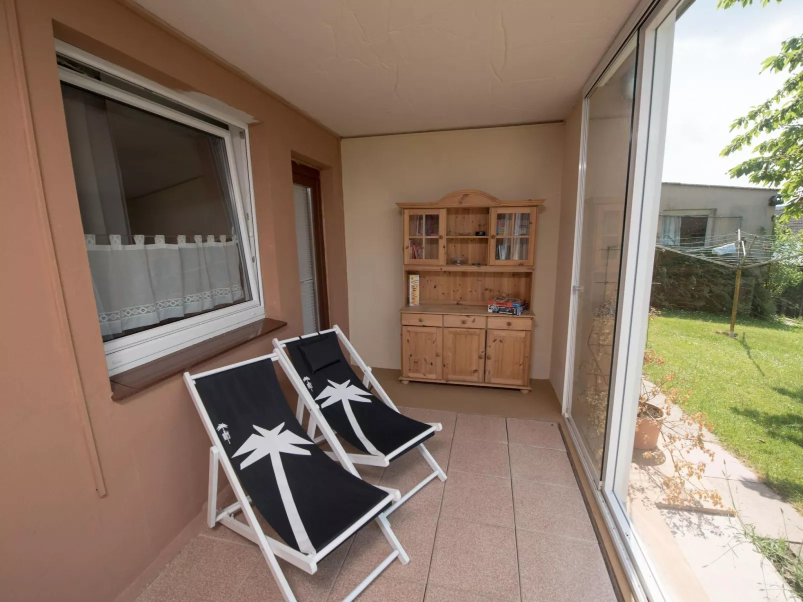 Große Wohnung in Bodenwerder mit Garten, Terrasse und gemeinsamem Pool - Image-tags.info