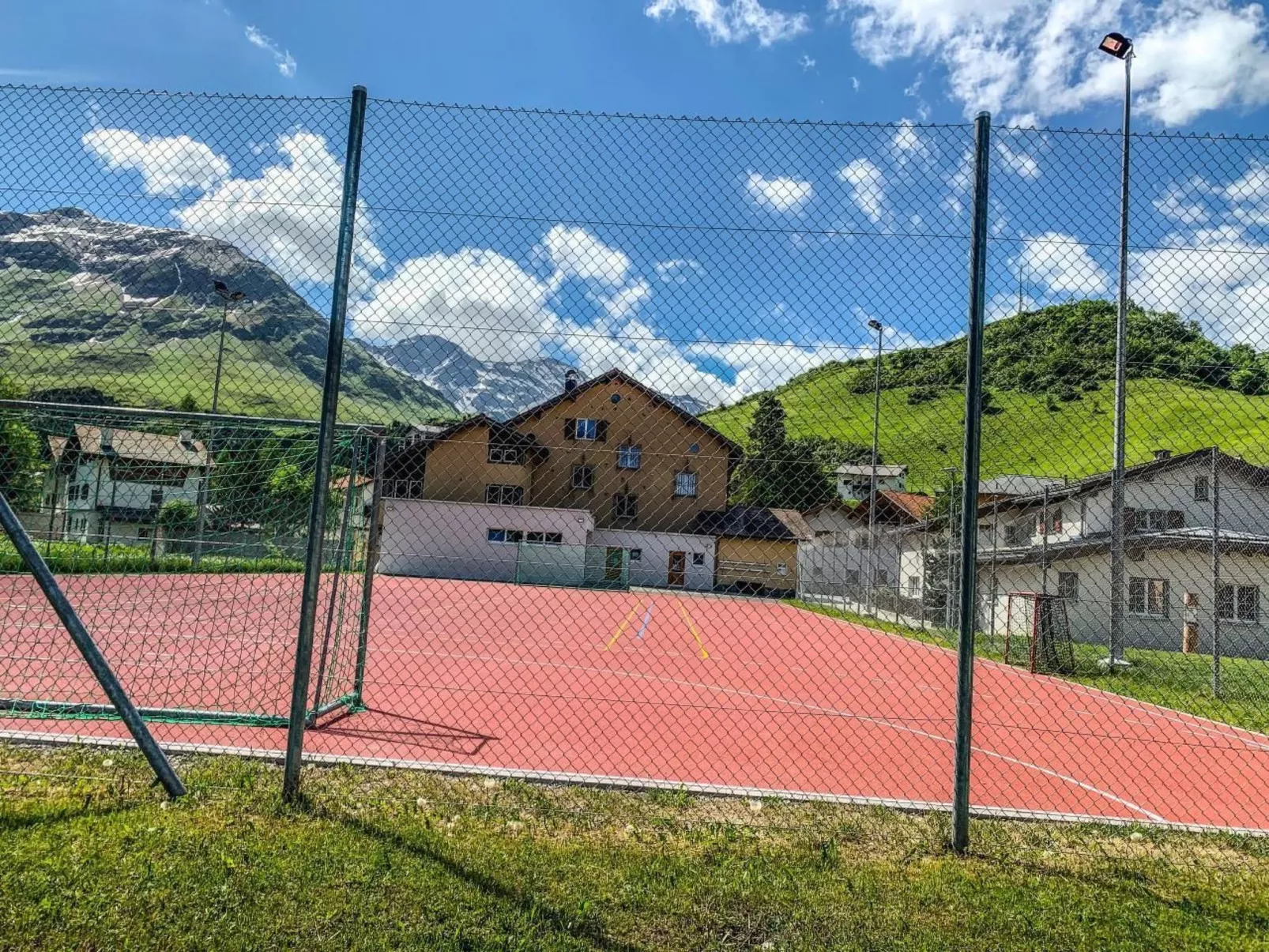 Mit Panoramablick in die Bergwelt - Image-tags.info