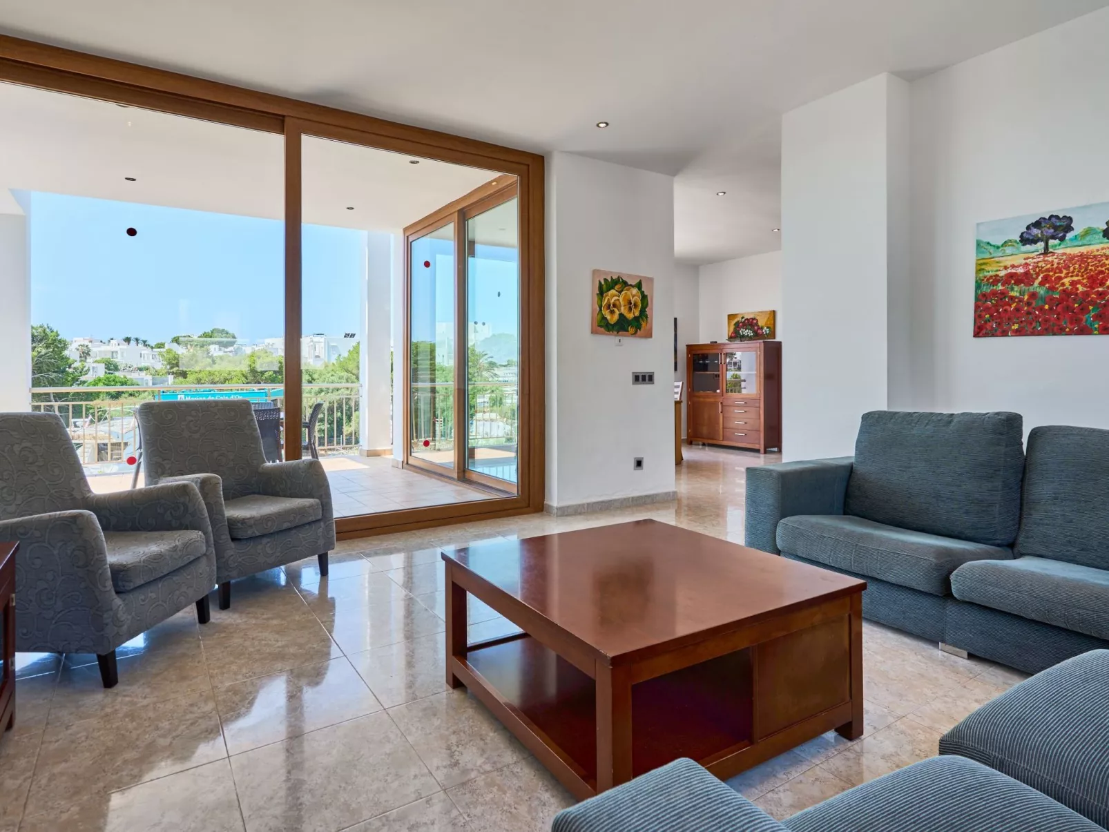 Cala Dia - Inside