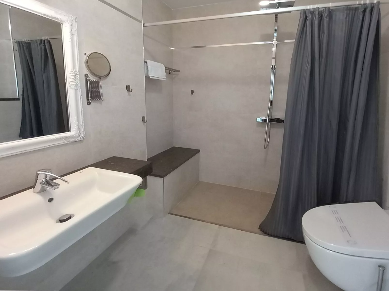 Geräumige Villa, beheizter Pool und atemberaubende Aussicht - Image-tags.info