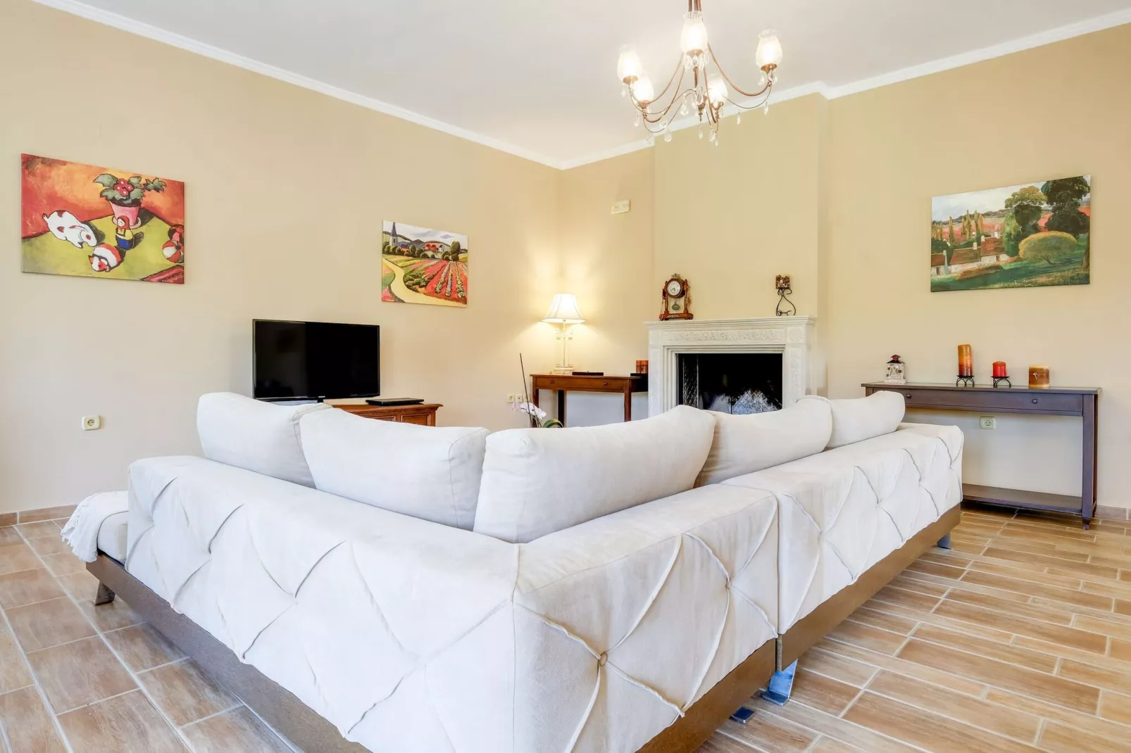 Casa Bianca-Living room