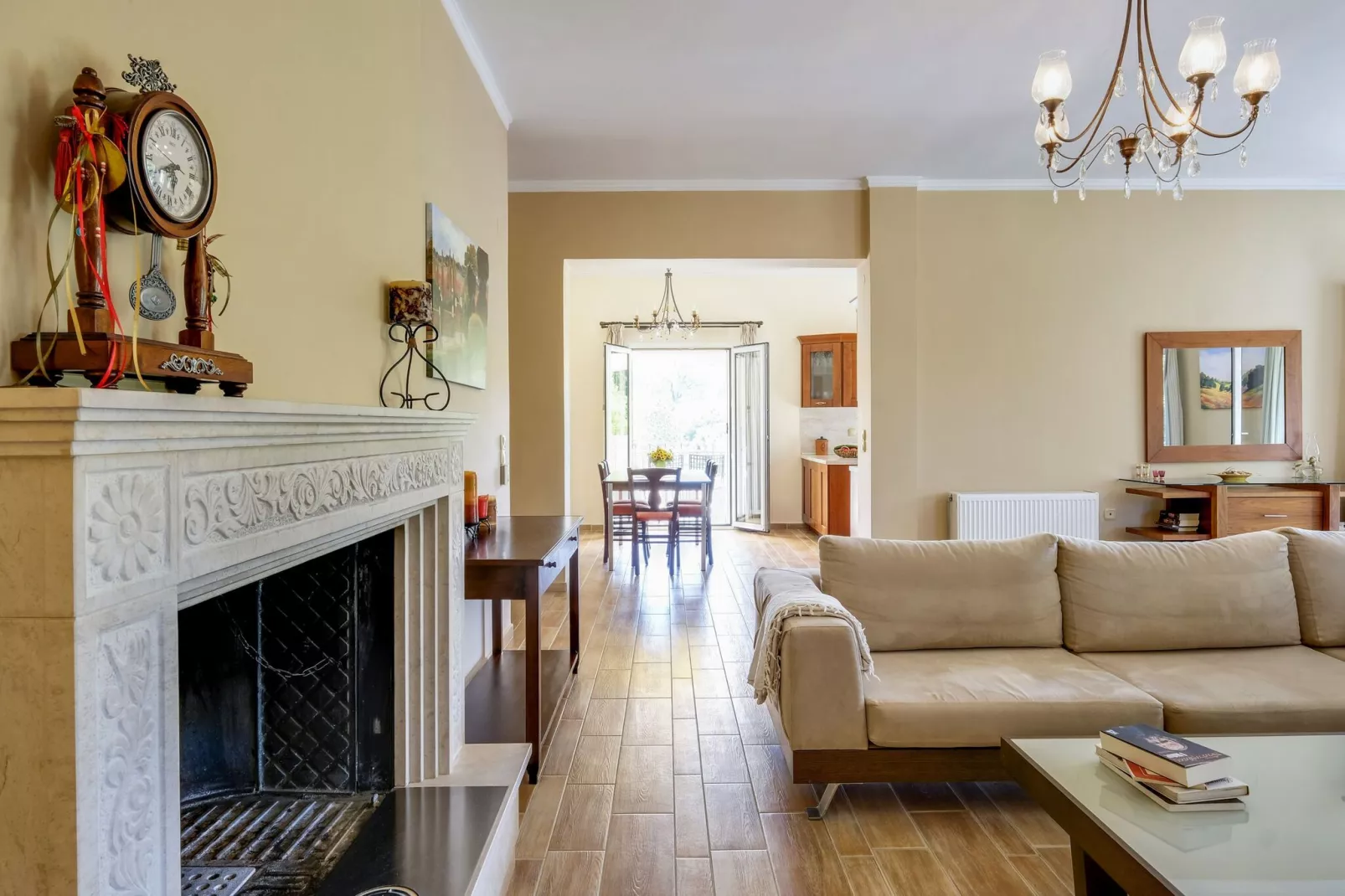 Casa Bianca-Living room