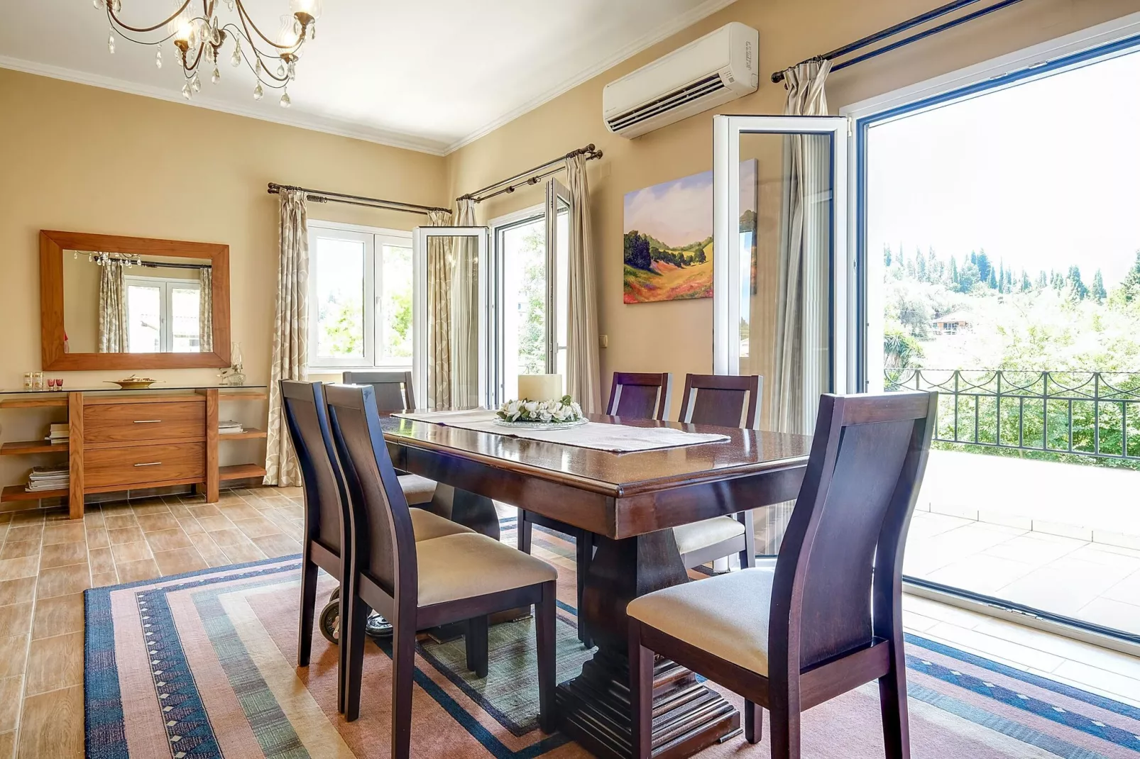 Casa Bianca-Dining room