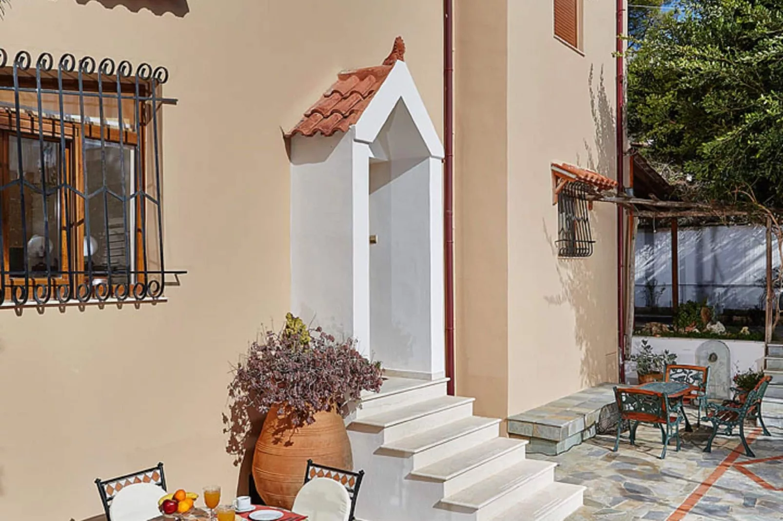 Villa Karteros-Exterior summer