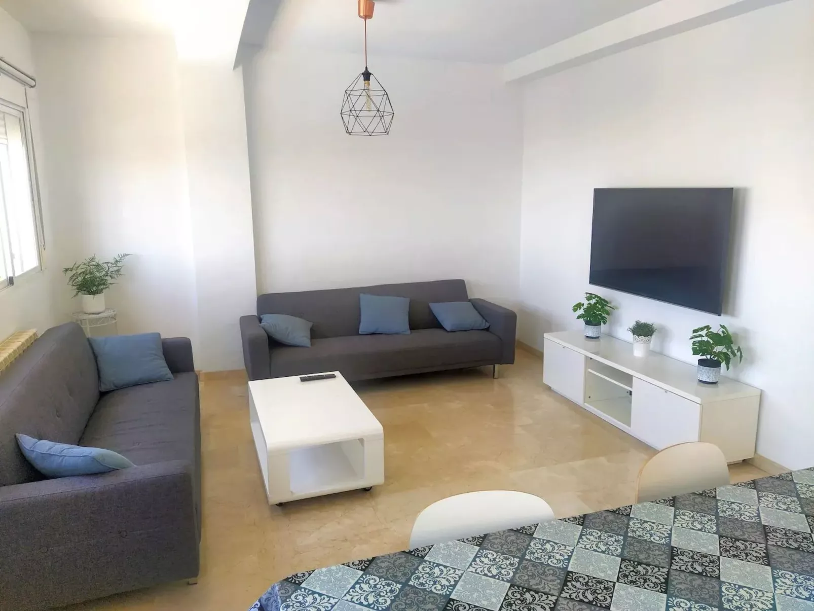 Helles Haus mit Aussicht und privatem Pool - Image-tags.info