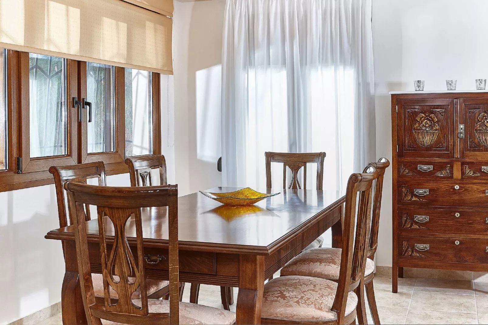 Villa Karteros-Dining room