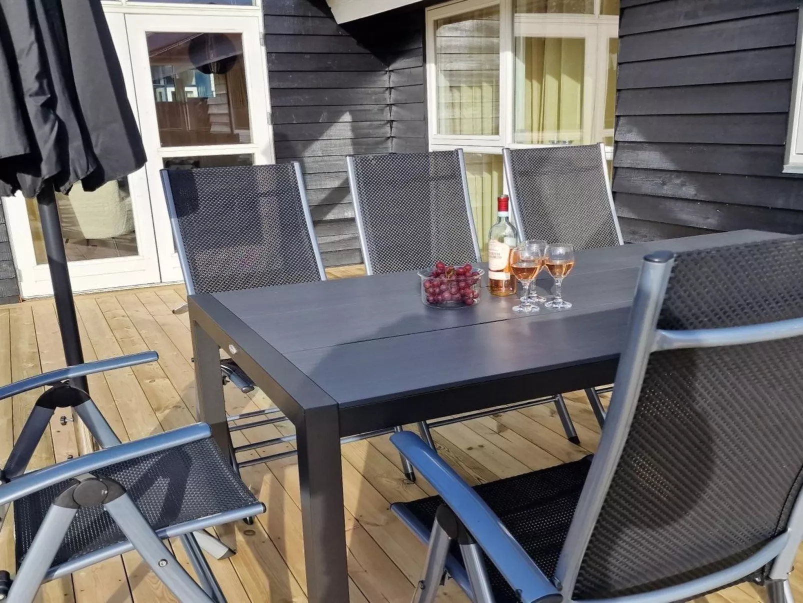 "Alisa" - 1.9km from the sea - Outside