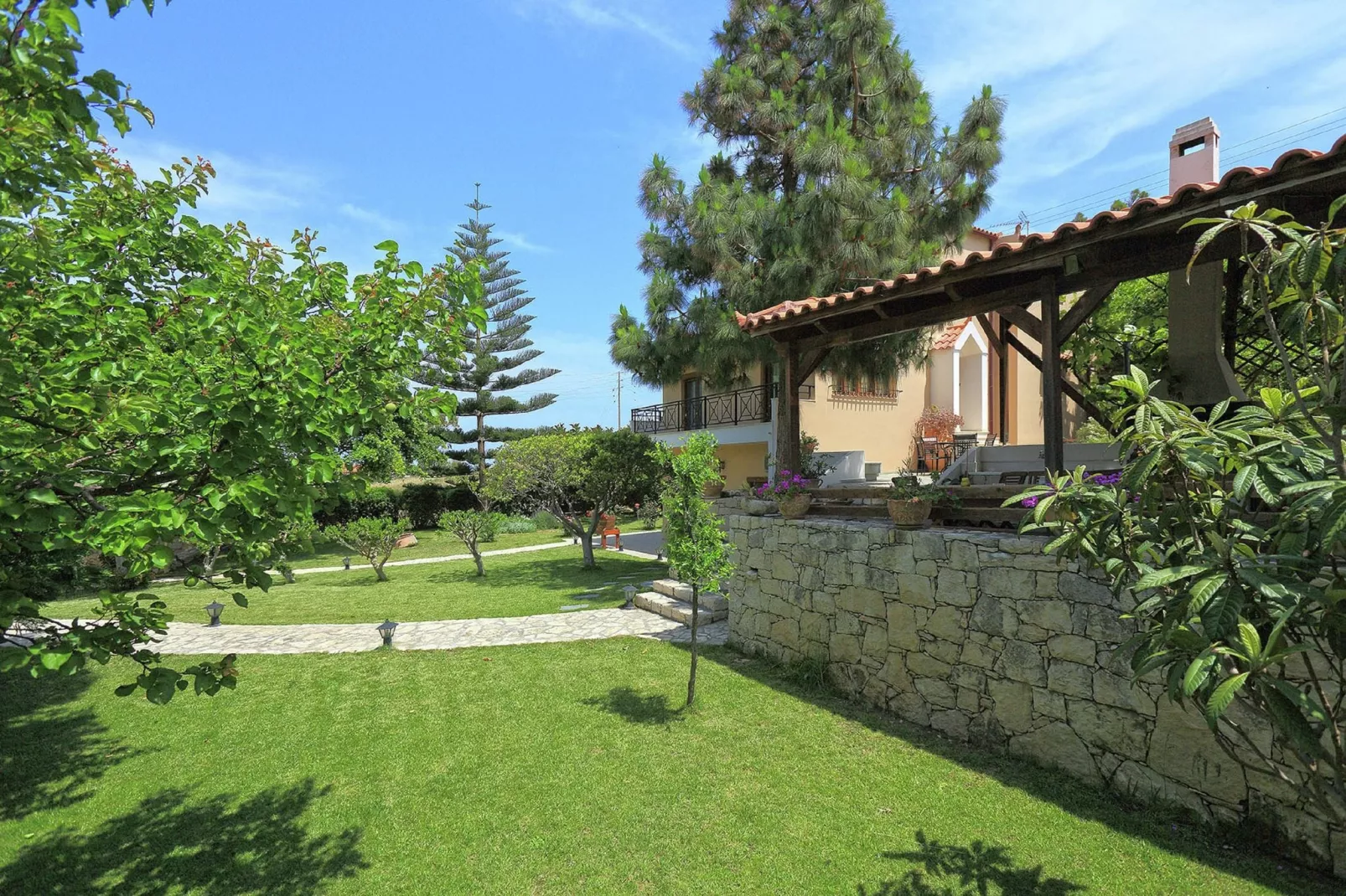 Villa Karteros-Gardens summer