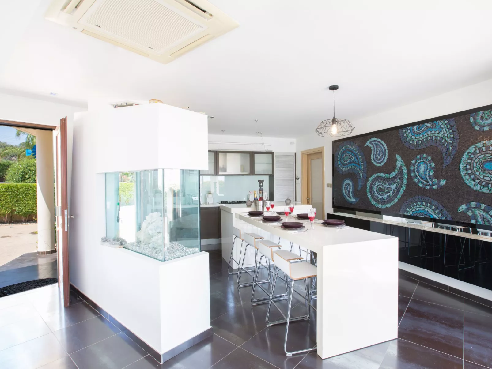 4-Schlafzimmer-Villa mit Pool im Zentrum von Protaras - Image-tags.info