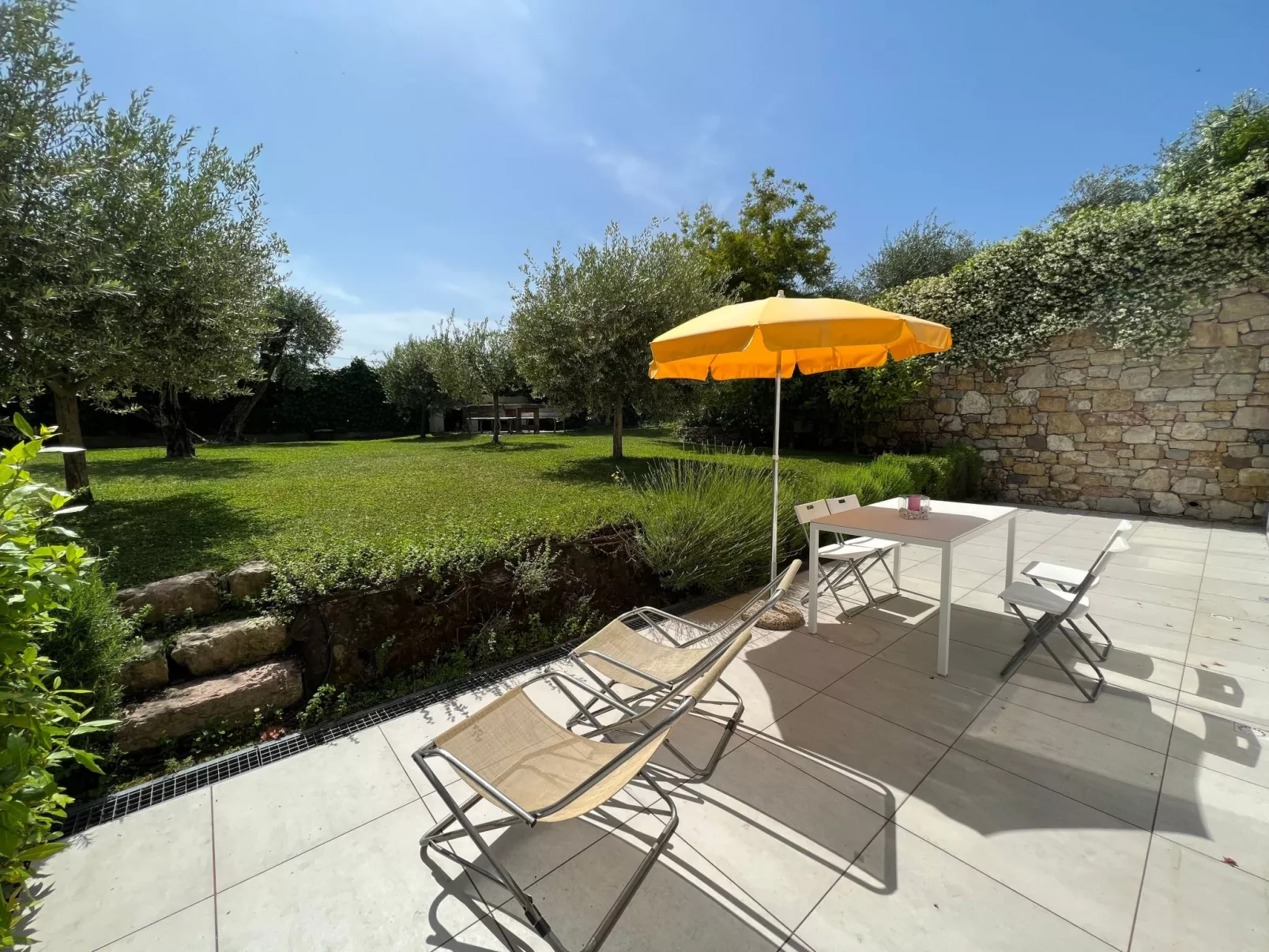 Dreizimmerwohnung mit direktem Zugang zum Garten - Image-tags.info