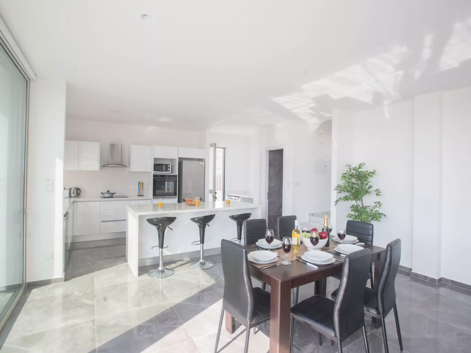 3-Schlafzimmer-Villa mit Pool in Protaras Zentrum - Image-tags.info