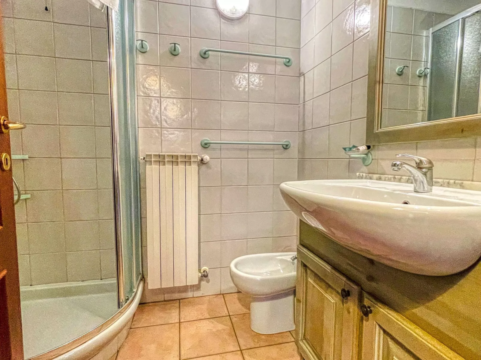 Drei-Zimmer-Dachgeschosswohnung 6 p.l. Villa Frejus - Image-tags.info