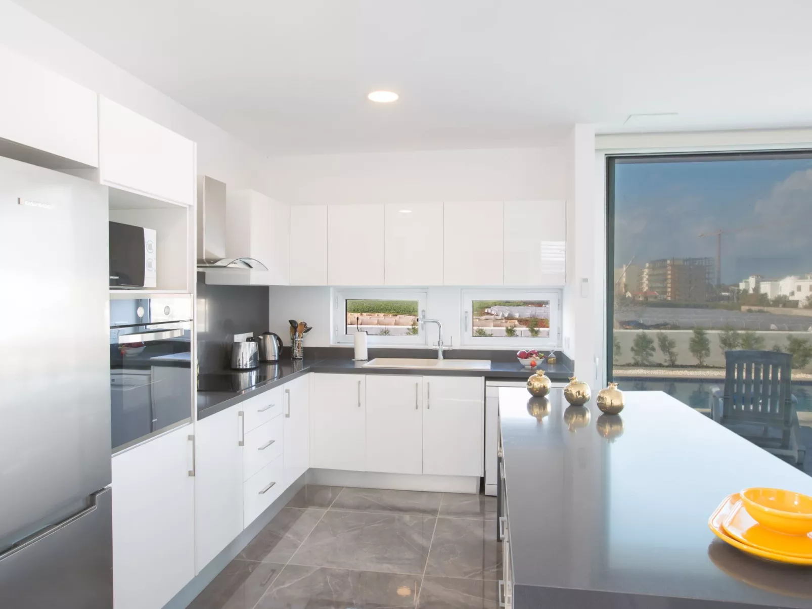 3-Schlafzimmer-Villa mit privatem Pool und Dachgarten - Image-tags.info