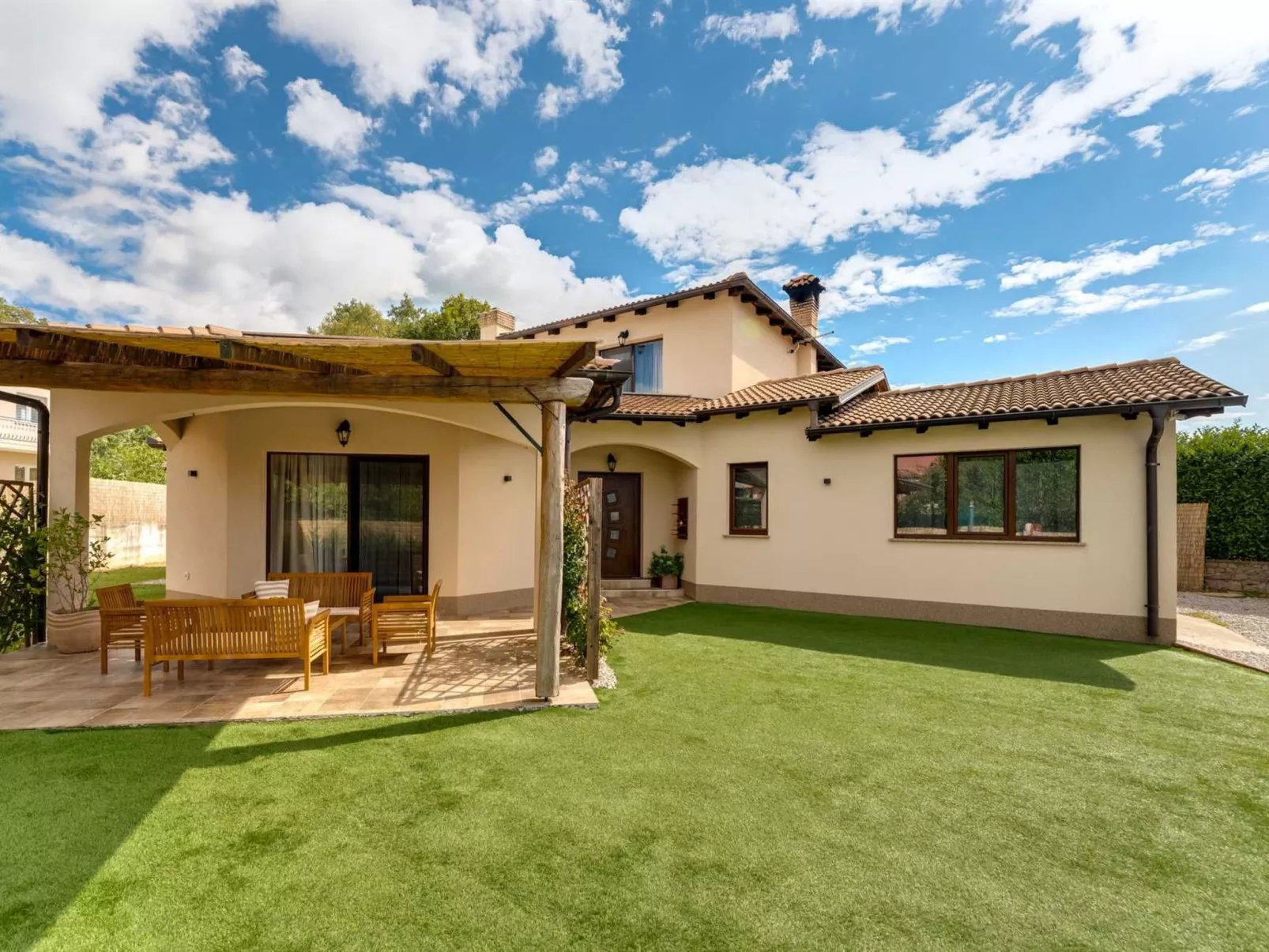 Ferienvilla mit Pool, ruhige Aria - Image-tags.info