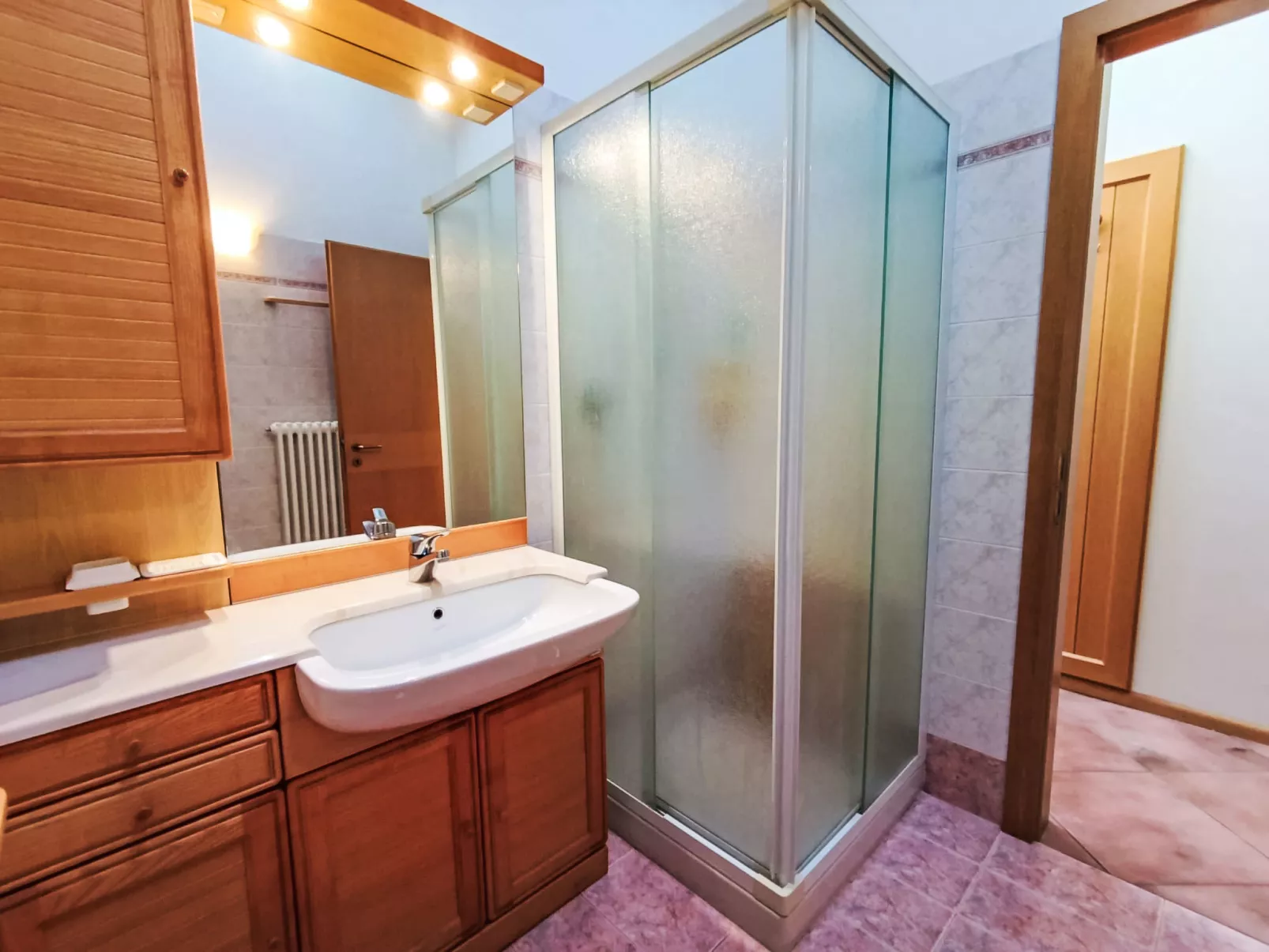 Cesa sot Larsec - Inside