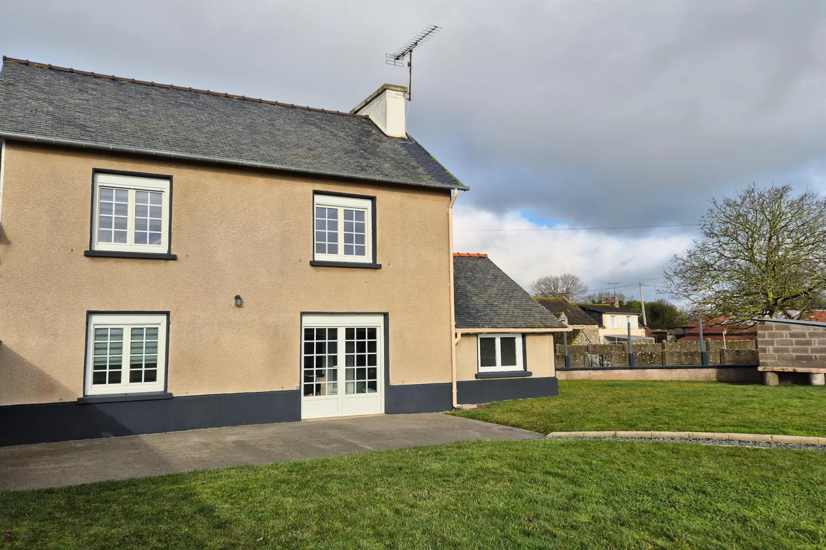 Gîte "Yvonne" à Plurien - Außenbereich Sommer