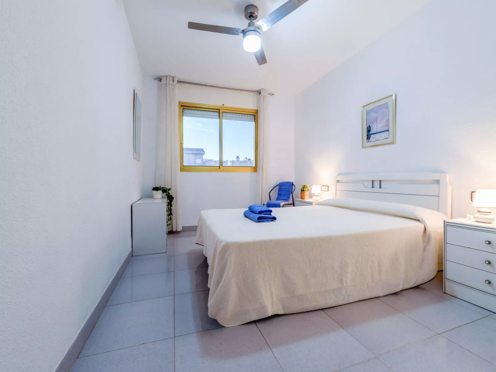 Cambrils Park B - Inside