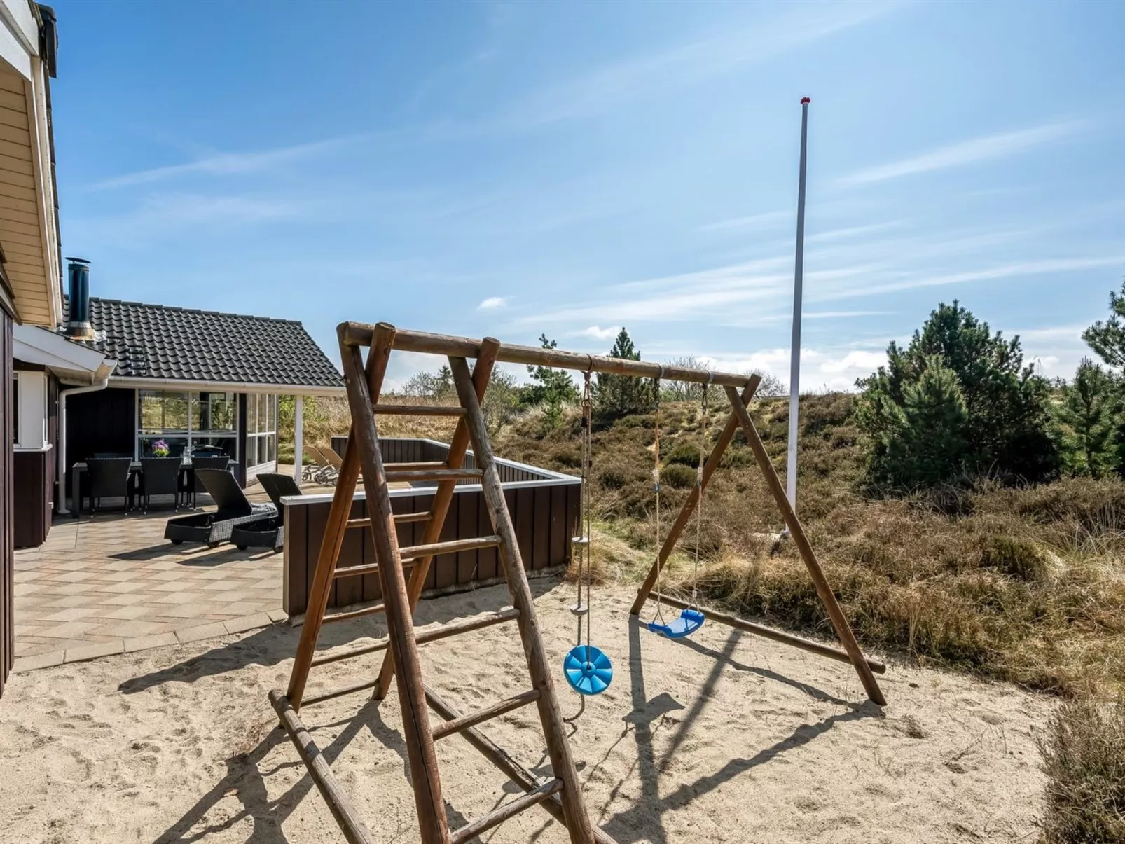 "Arine" - 700m to the fjord - Outside