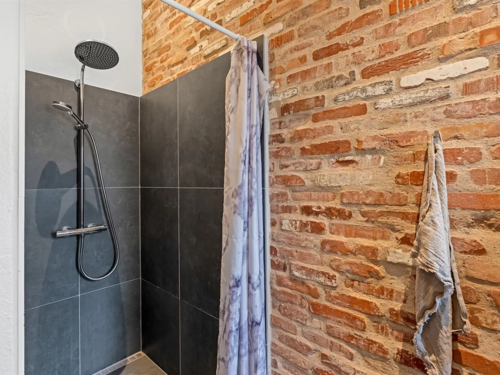 "Elenor" - 900m from the sea-Drinnen