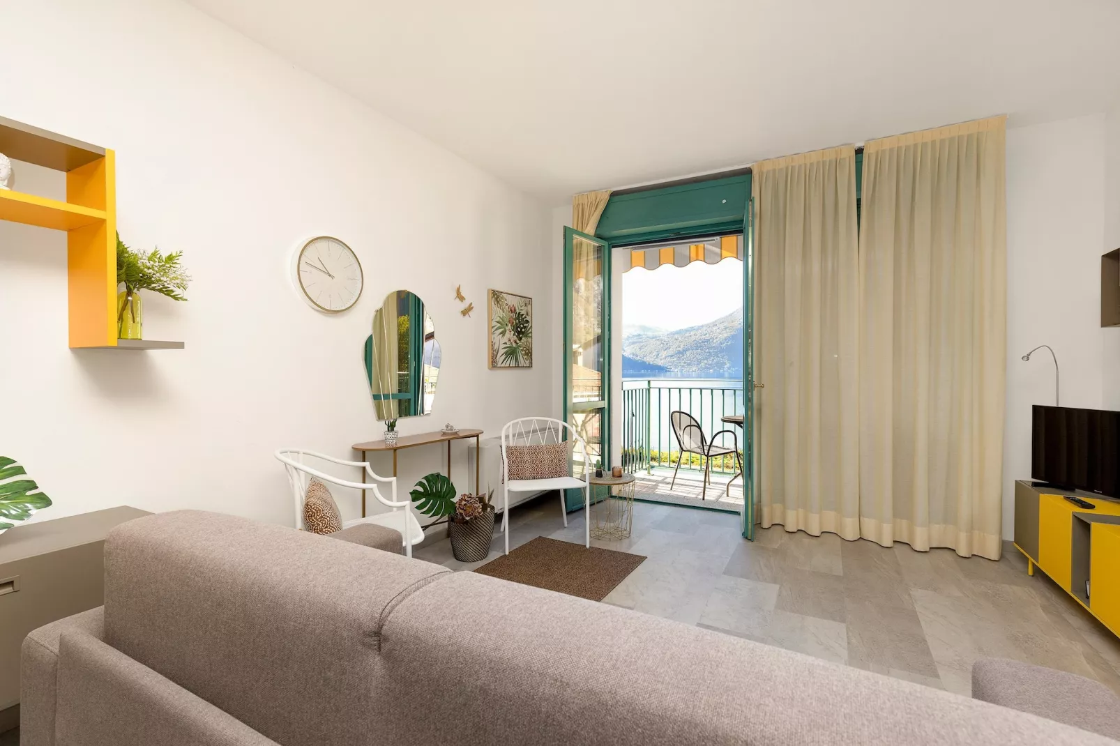RESIDENCE PORTO LETIZIA - PALACE-1ROOM APT 4 PAX LAKE VIEW DELUXE 8206 - P1LD4 - Wohnzimmer