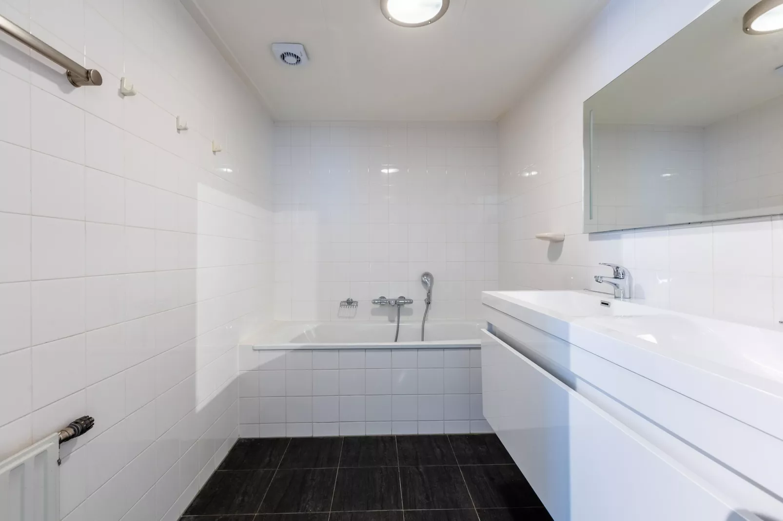 Roompot Beach Resort 21-Bathroom