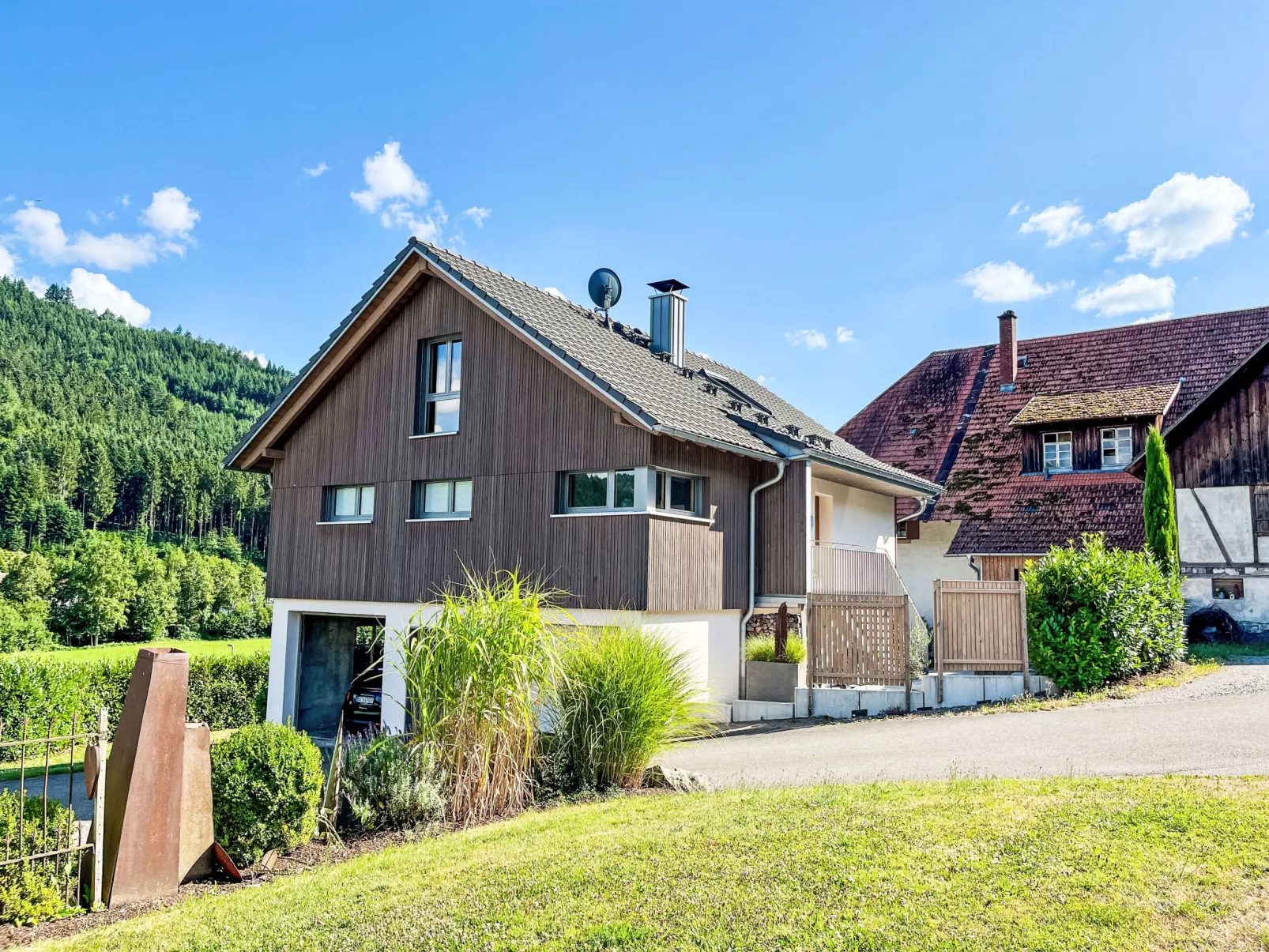 Kinast (HFT201)-Outside