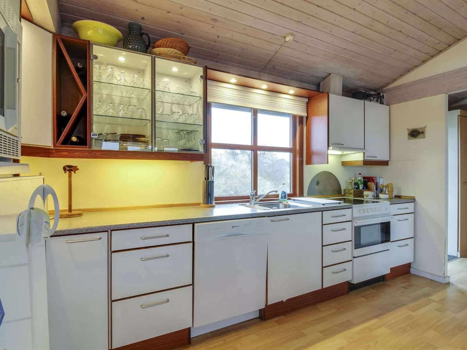 "Essie" - 250m from the sea - Drinnen