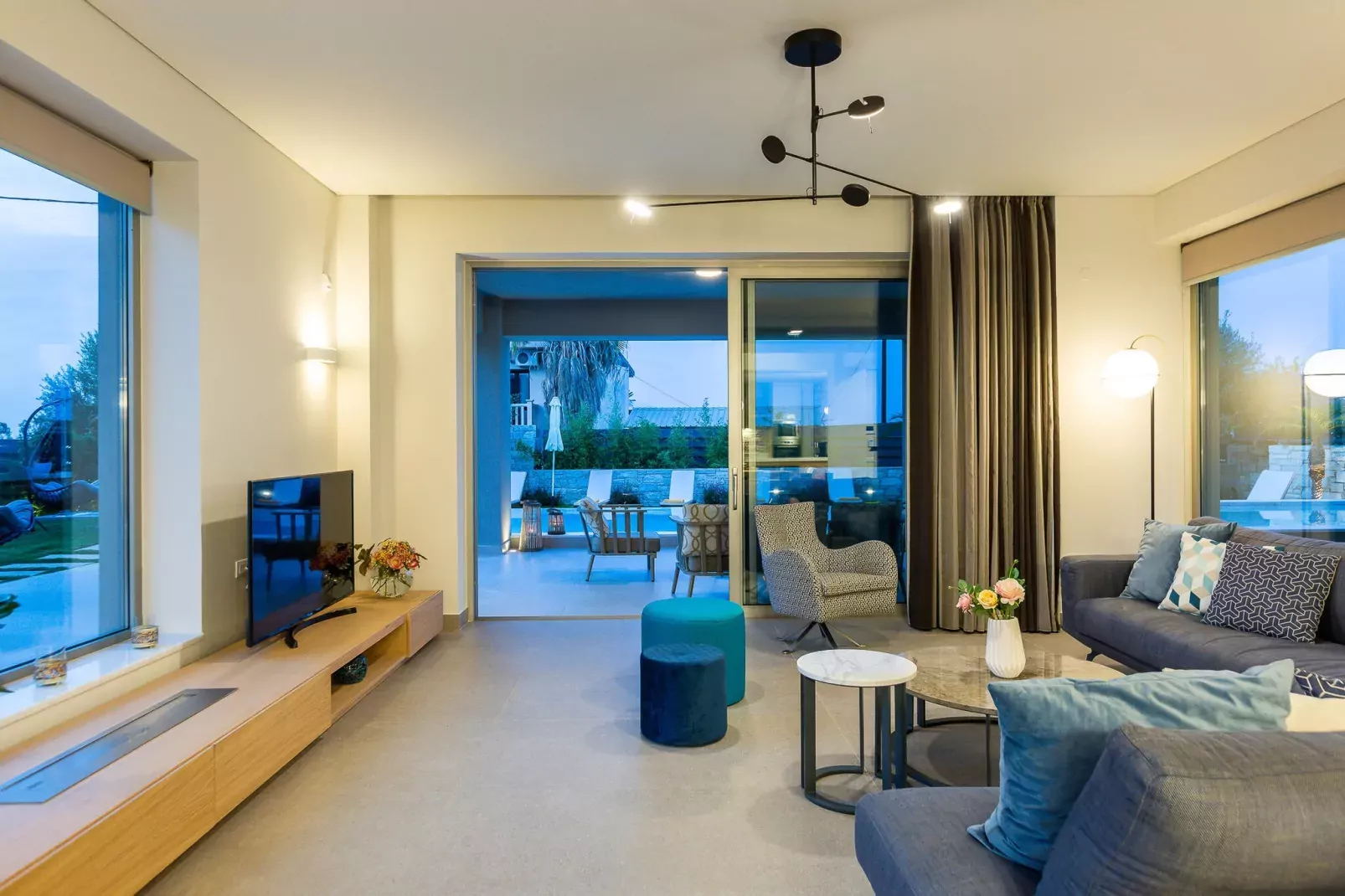 Sissy Villa-Living room