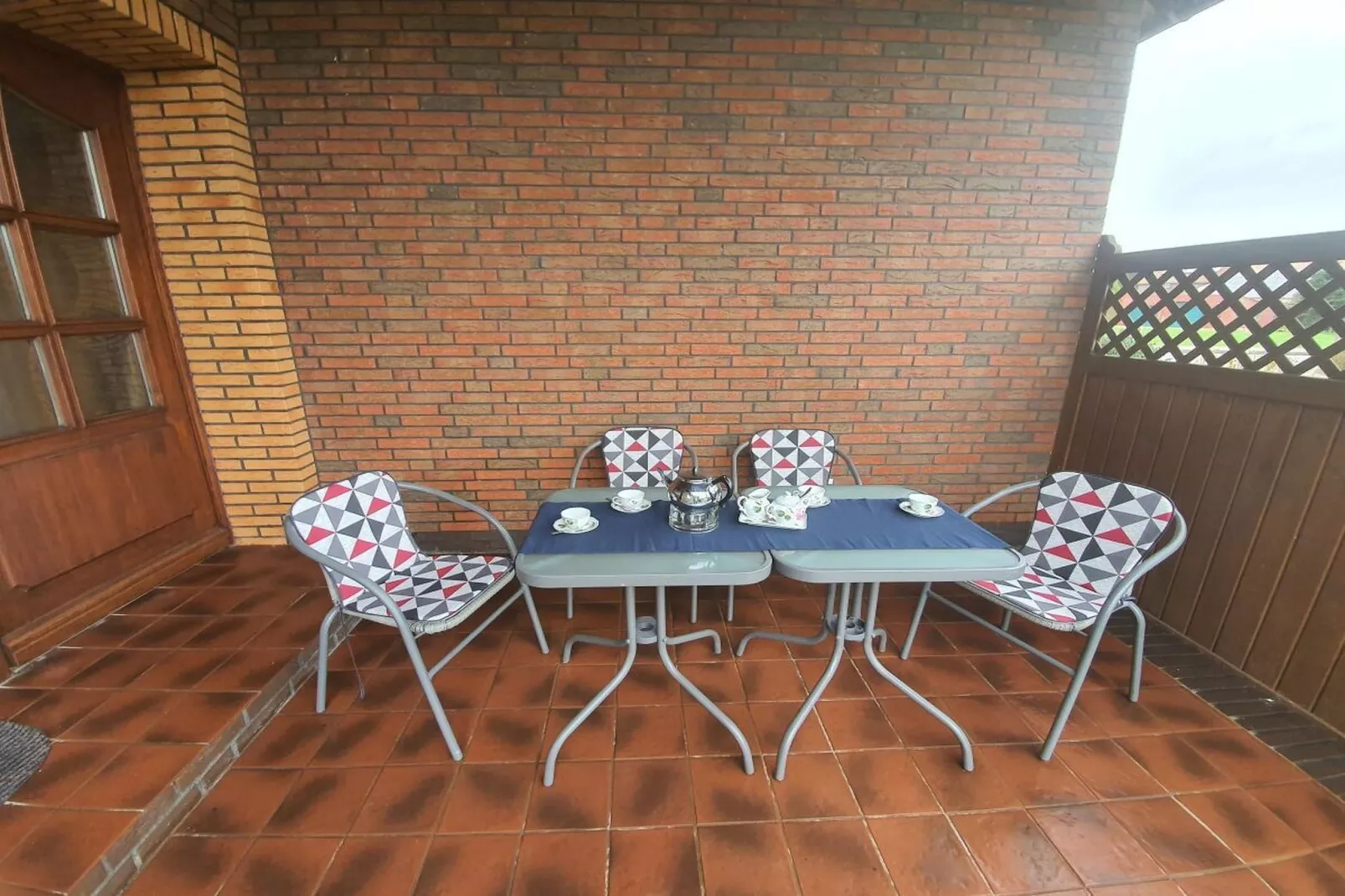 291420-Terrace balcony