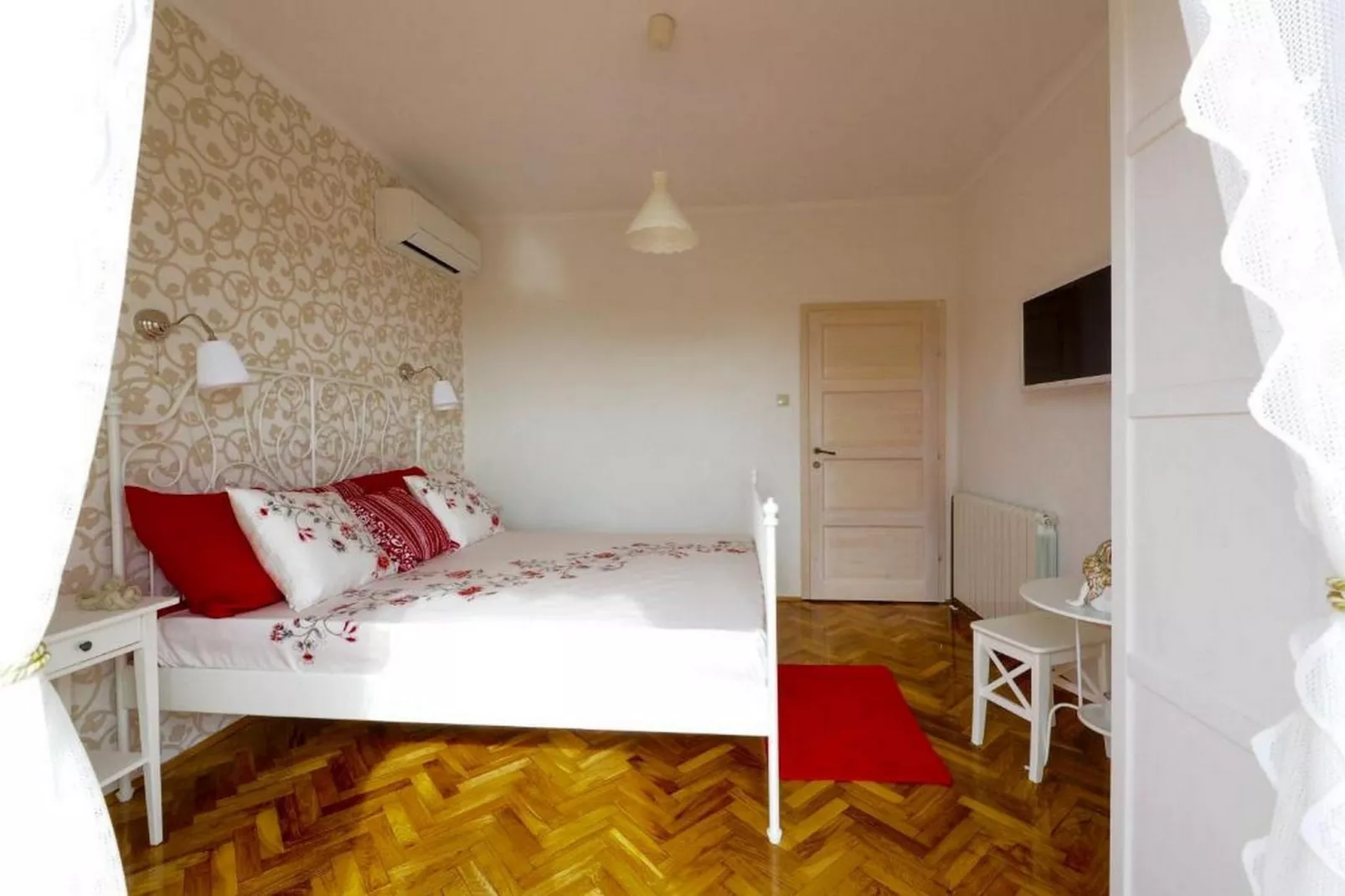 Villa Antonija - Four-Bedroom Villa with Terrace and Private Pool-Chambre