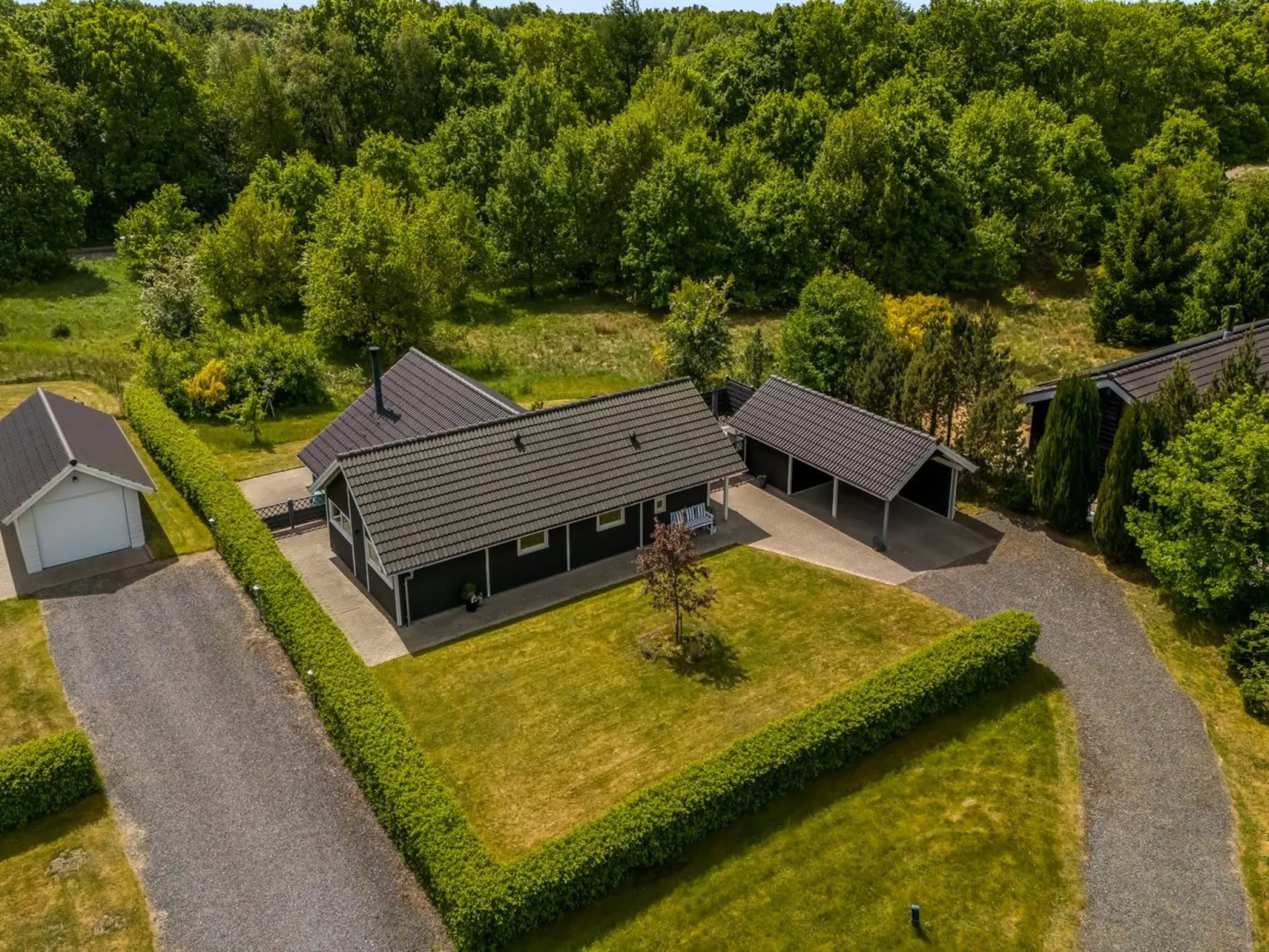 "Truels" - 30km from the sea-Draußen