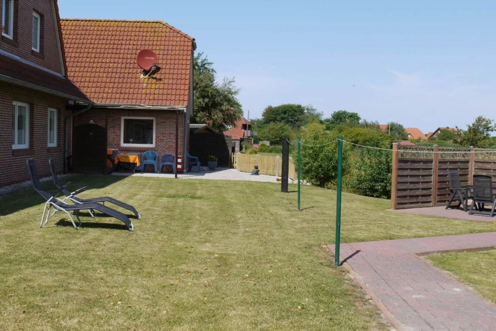 97254-Exterior in summer