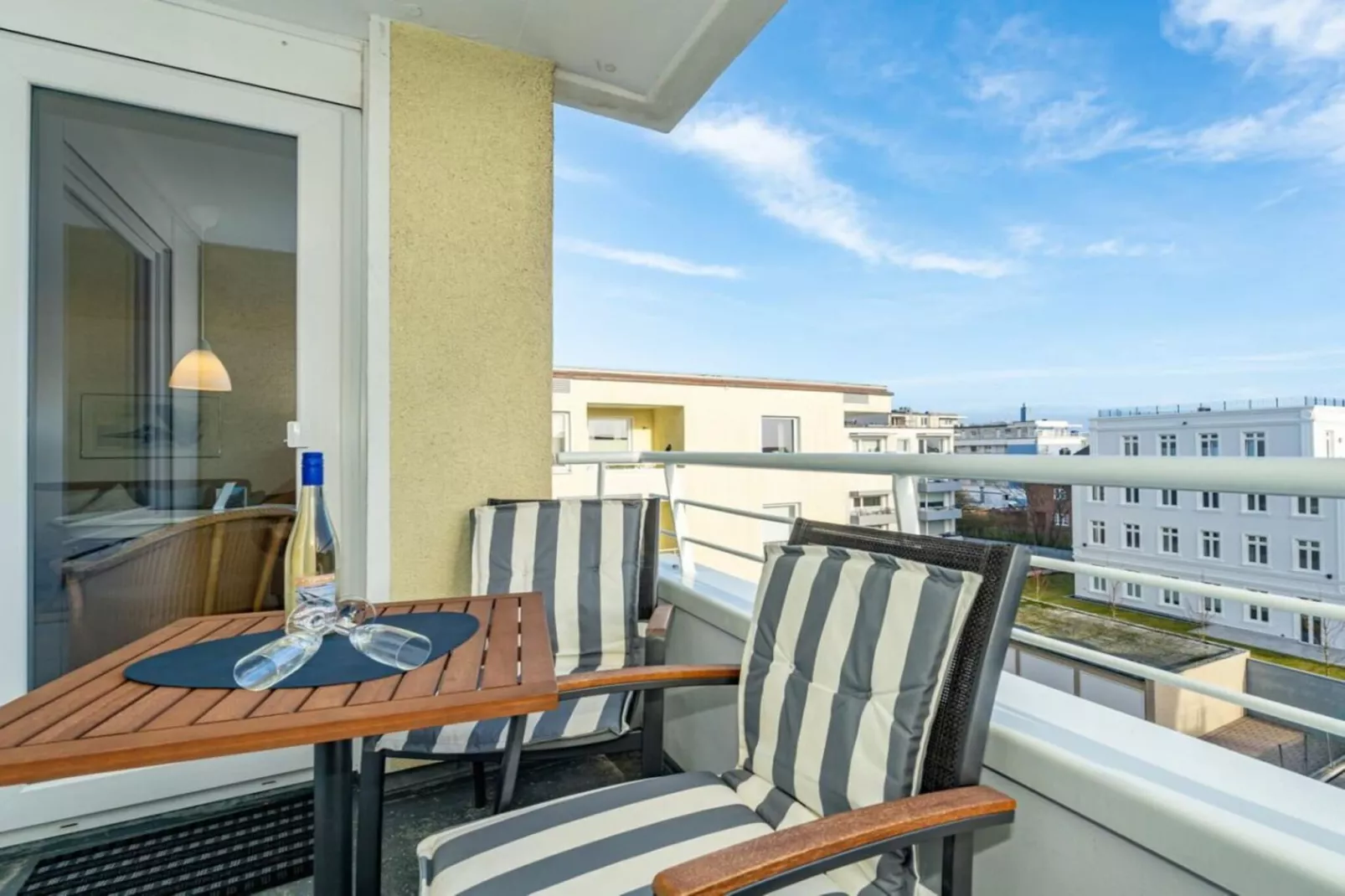 273519-Terrasse / balcon