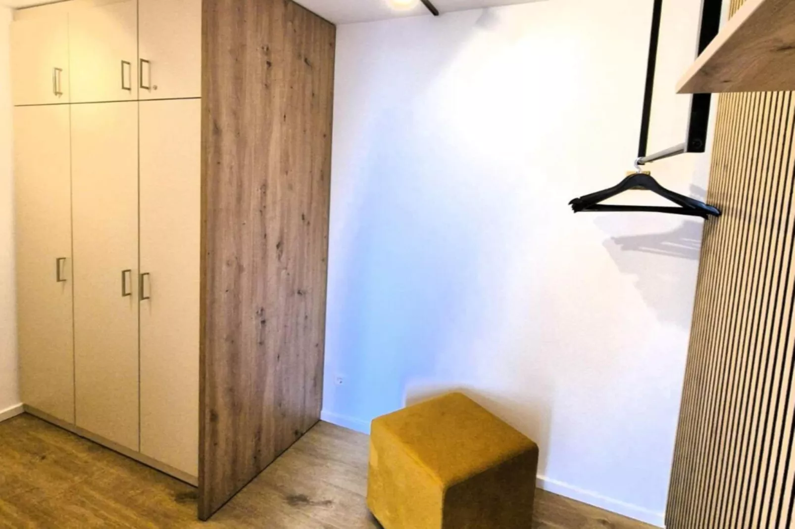 NEW ADD 1 SZ/4 P- Winterberg Appartement 21141 Penthouse-Flur