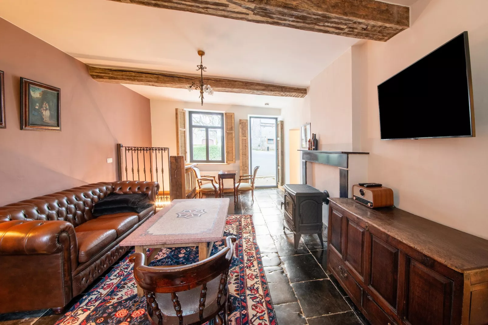 Maison Rose - Living room