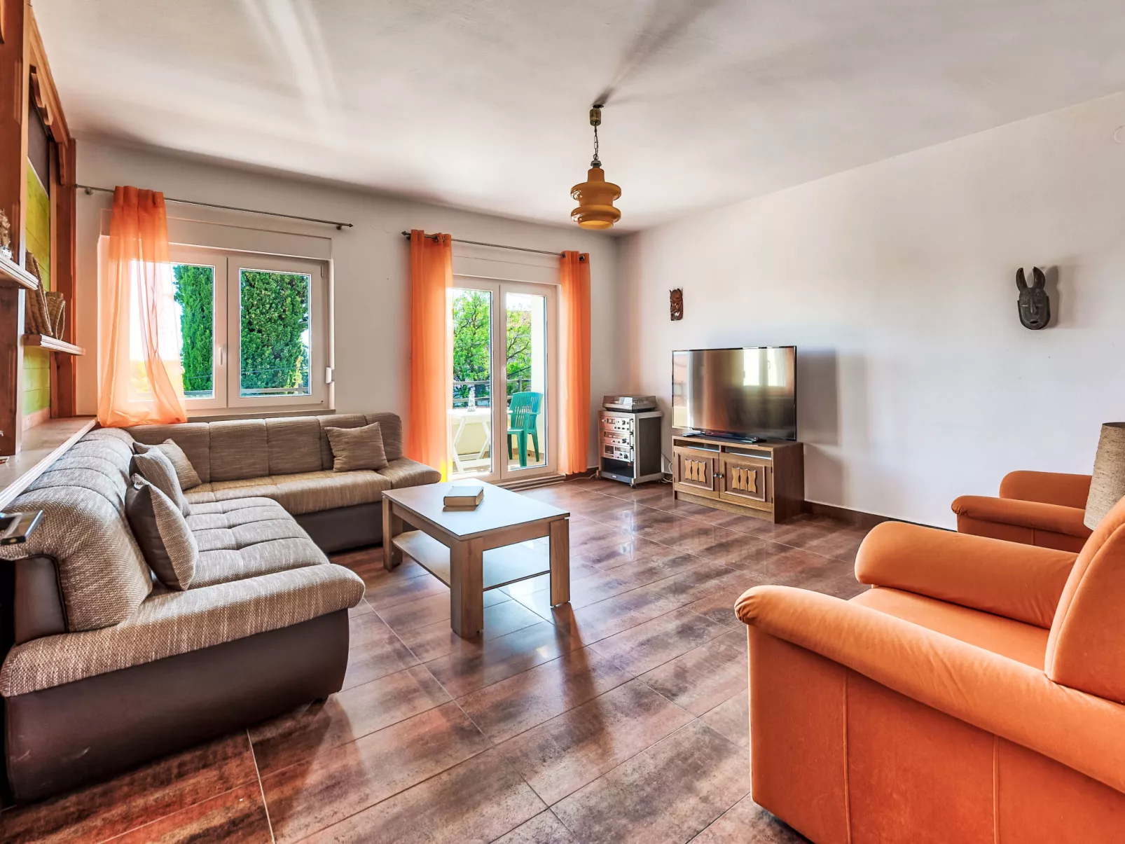 Villa mit Garten, Grill und Terrasse - Inside