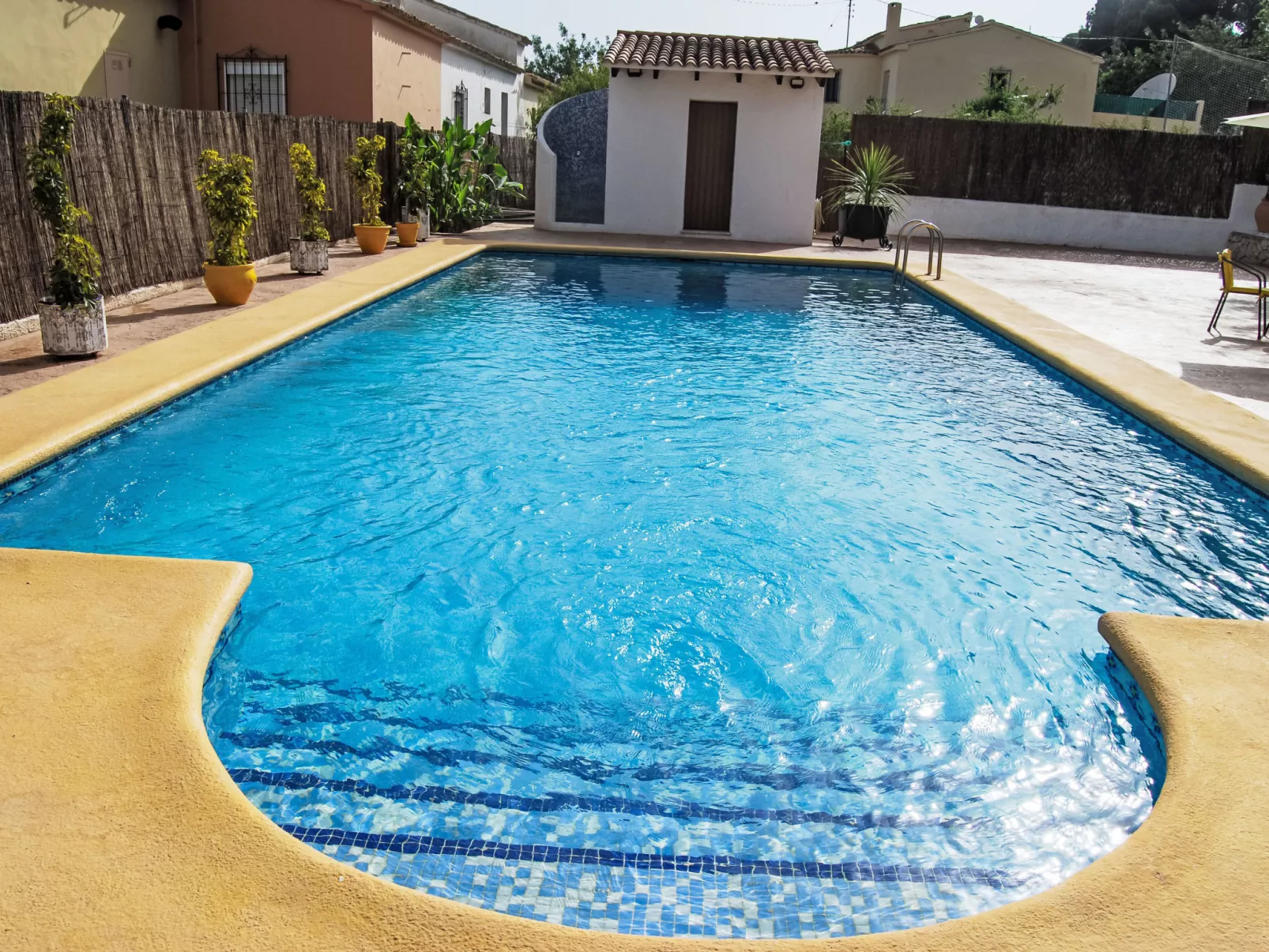 Ferienvilla, Seeblick, privater Pool und Parkplatz - Dehors