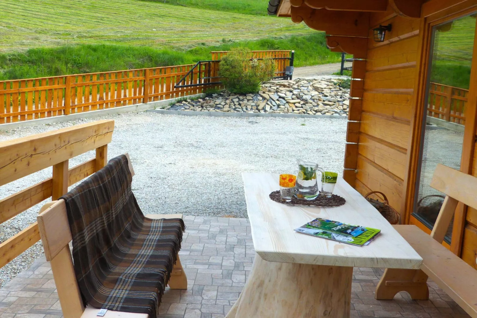 Domek pod Howyzem-Terrasse/Balkon