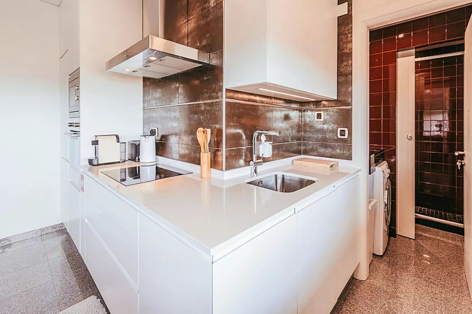 Trendy Apartment River View By Gthouse - Küche