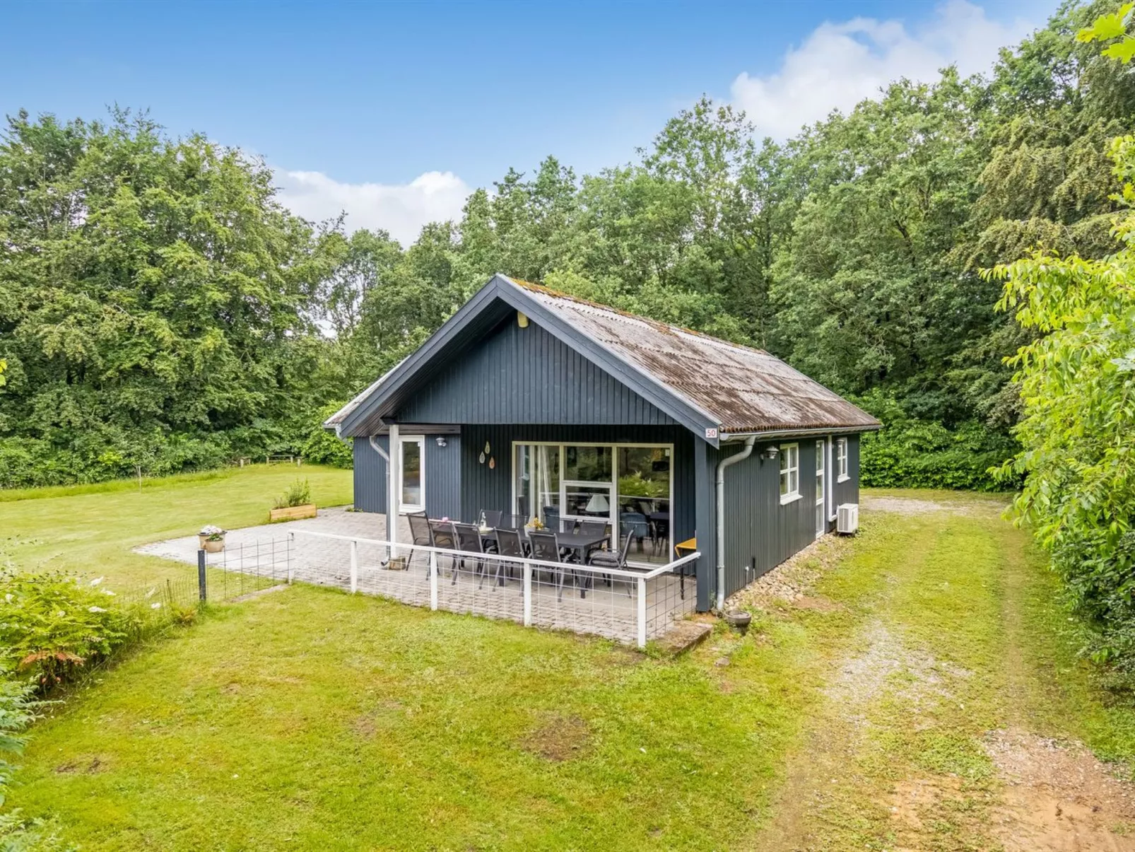 "Matias" - 30km from the sea-Draußen