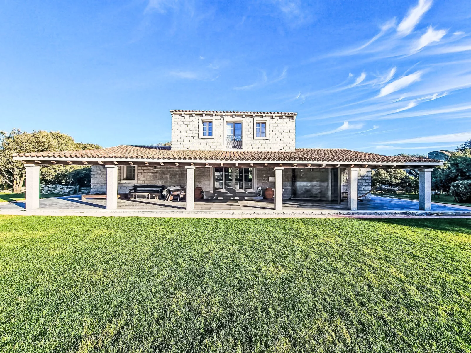 Stazzu Sarra di Monti-Draußen